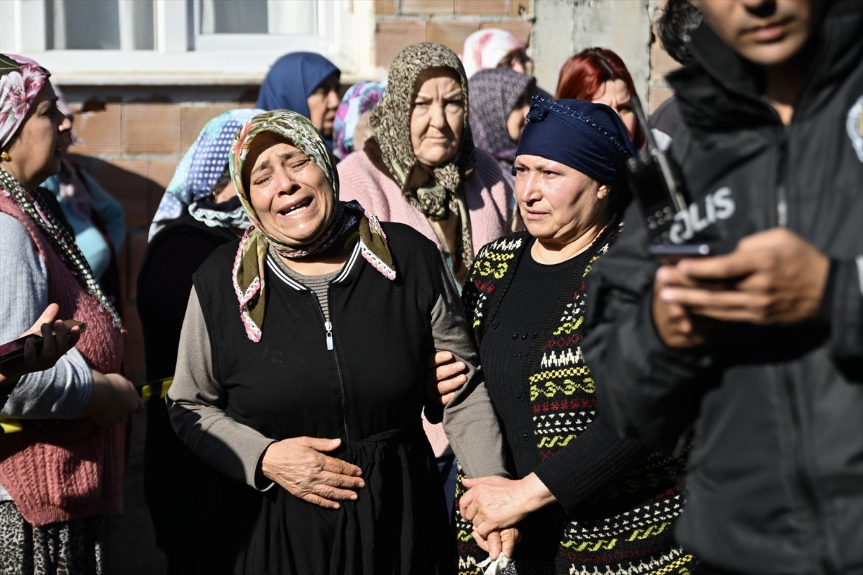 Polis memurunun 5 kişiyi katlettiği olayda sır perdesi aralandı