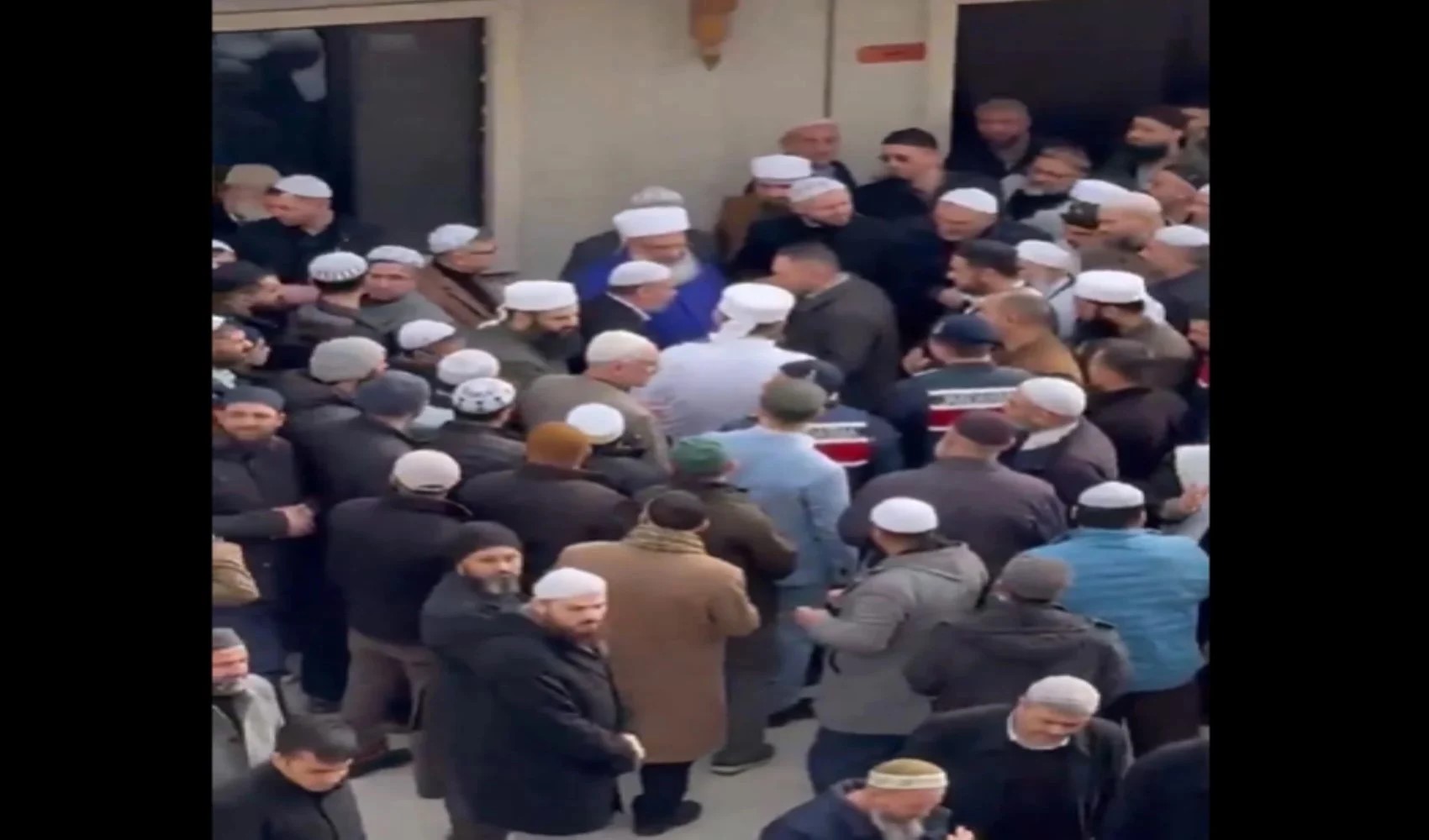 Menzil'deki servet kavgası büyüyor: Müritler arasındaki çatışma adliyeye taştı