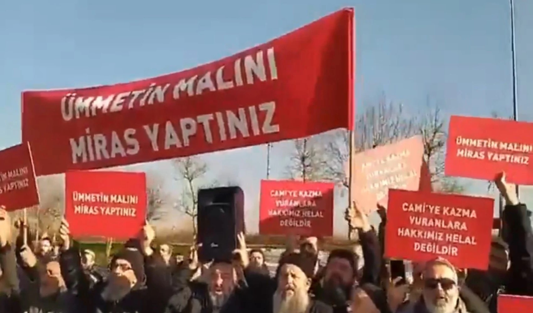 Devlette Menzil kavgası mı? Cemaat üyelerinin sızan WhatsApp yazışmaları ortaya çıktı... Silahlı saldırı sinyali!