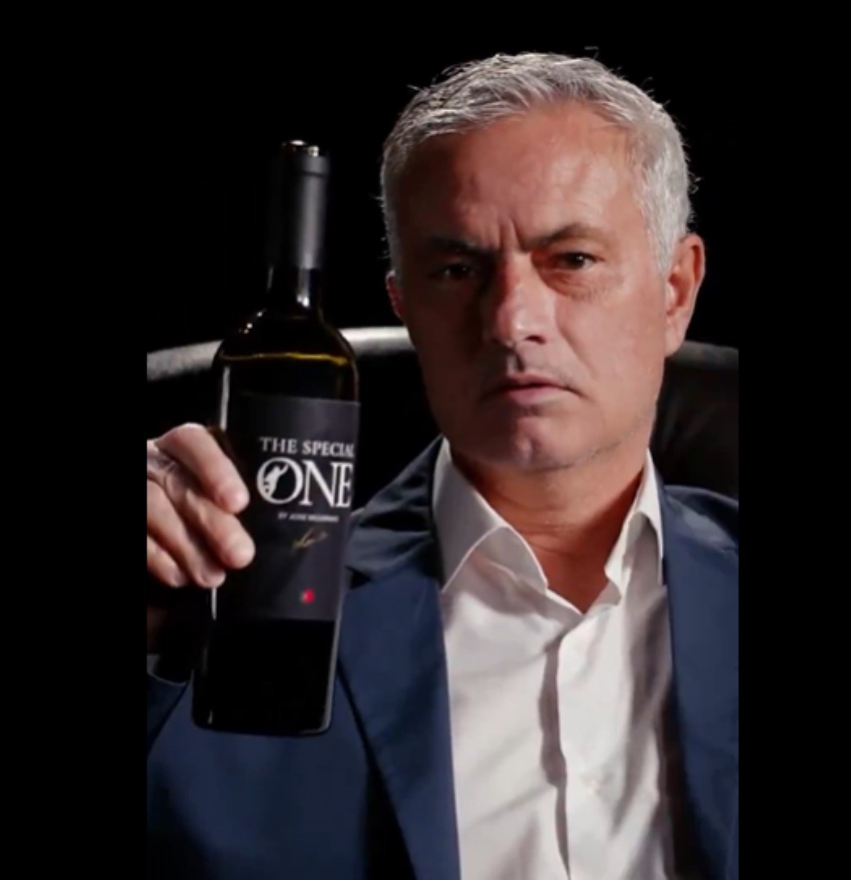 Jose Mourinho yeni işini tanıttı: Tanesini 120 euro'ya satıyor