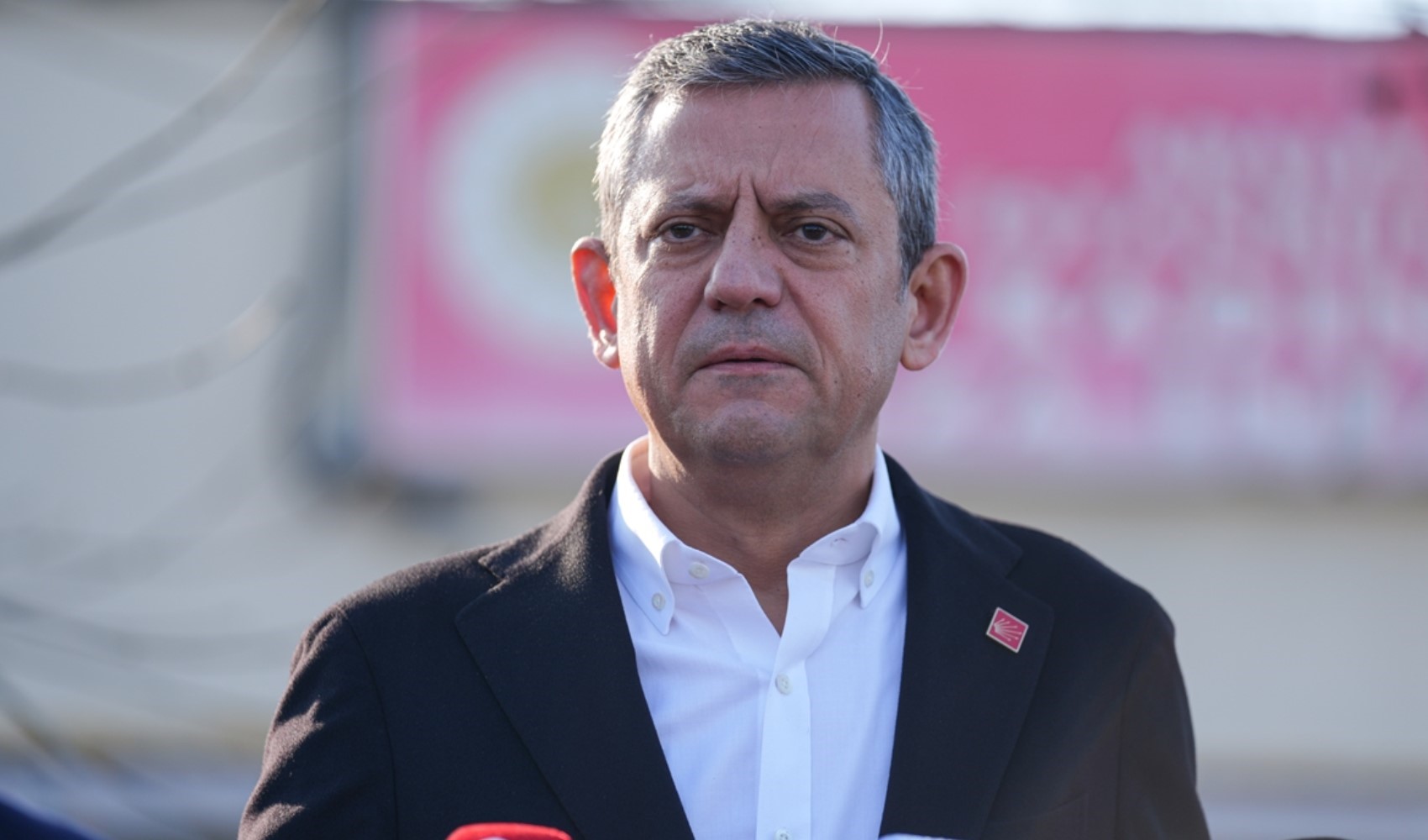 La reazione di Özgür Özel su Cem Aydın: 'Non ci arrendiamo, non abbiamo paura, non ci intimidiamo'