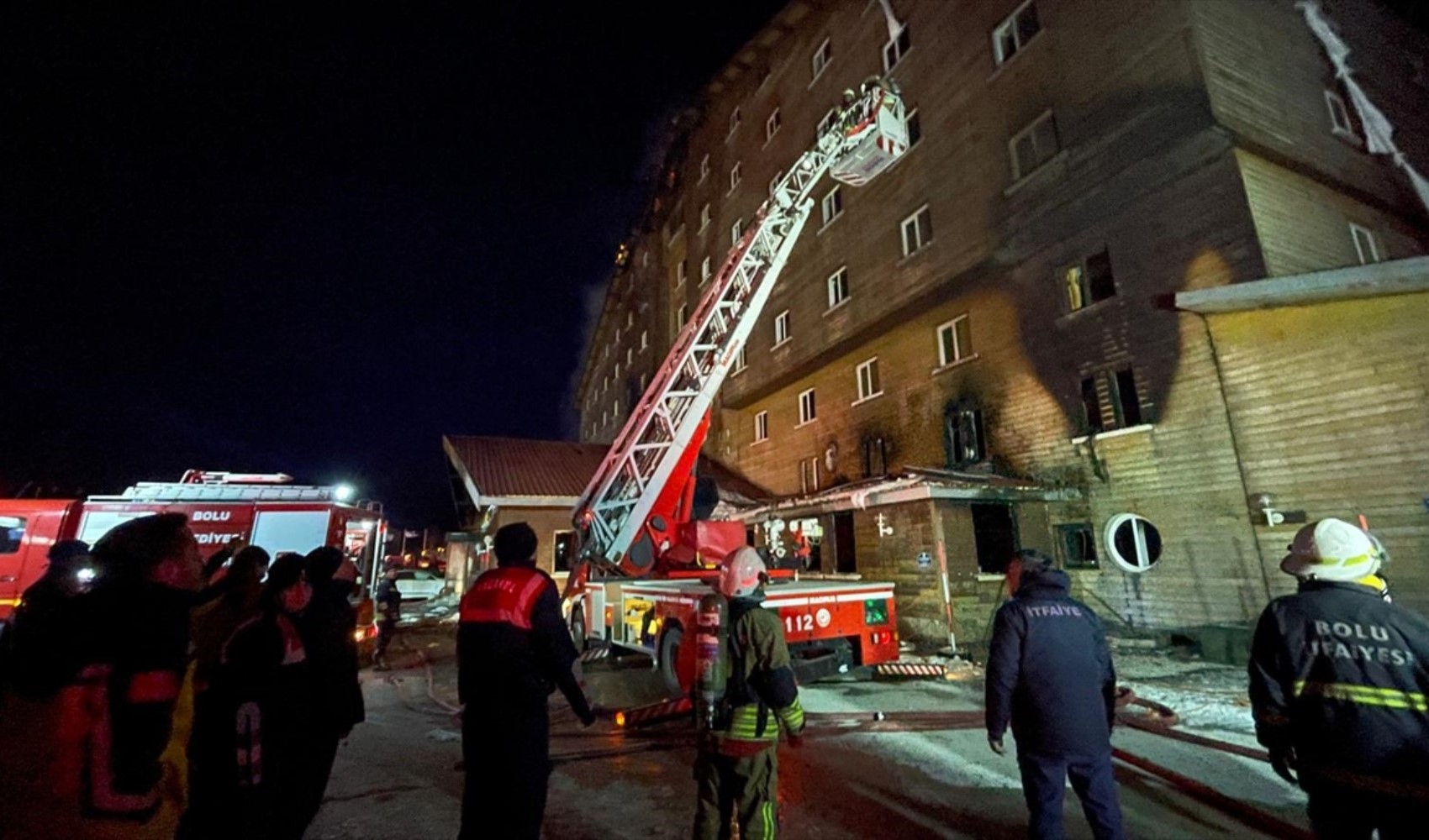 Kartalkaya'daki otel yangınında 10 kişi hayatını kaybetti! Vali Aydın kahreden ayrıntıyı paylaştı