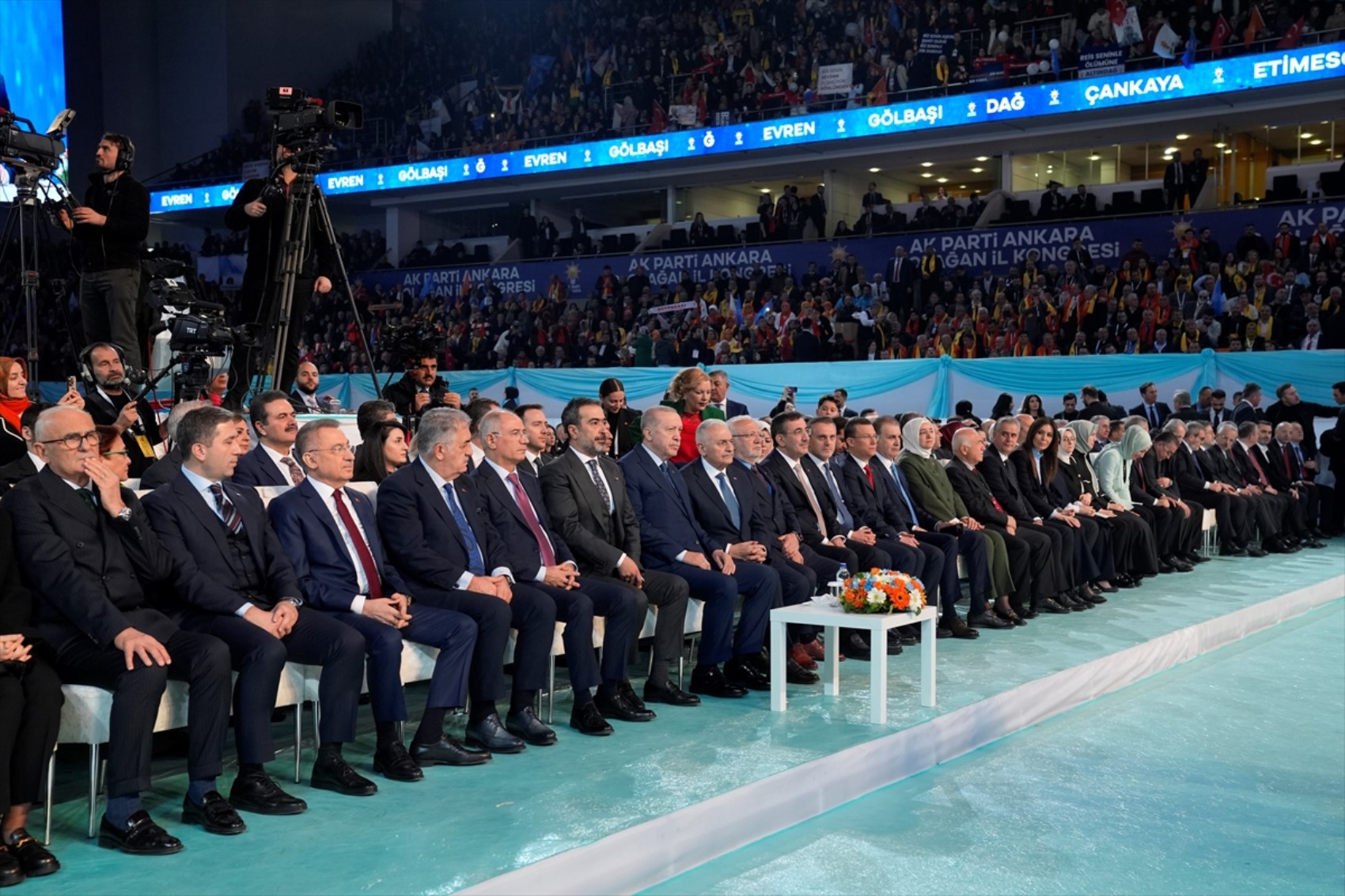 Erdoğan aveva lanciato il messaggio... Cambiamento all'ordine del giorno nell'AKP: grande fermento all'interno del partito