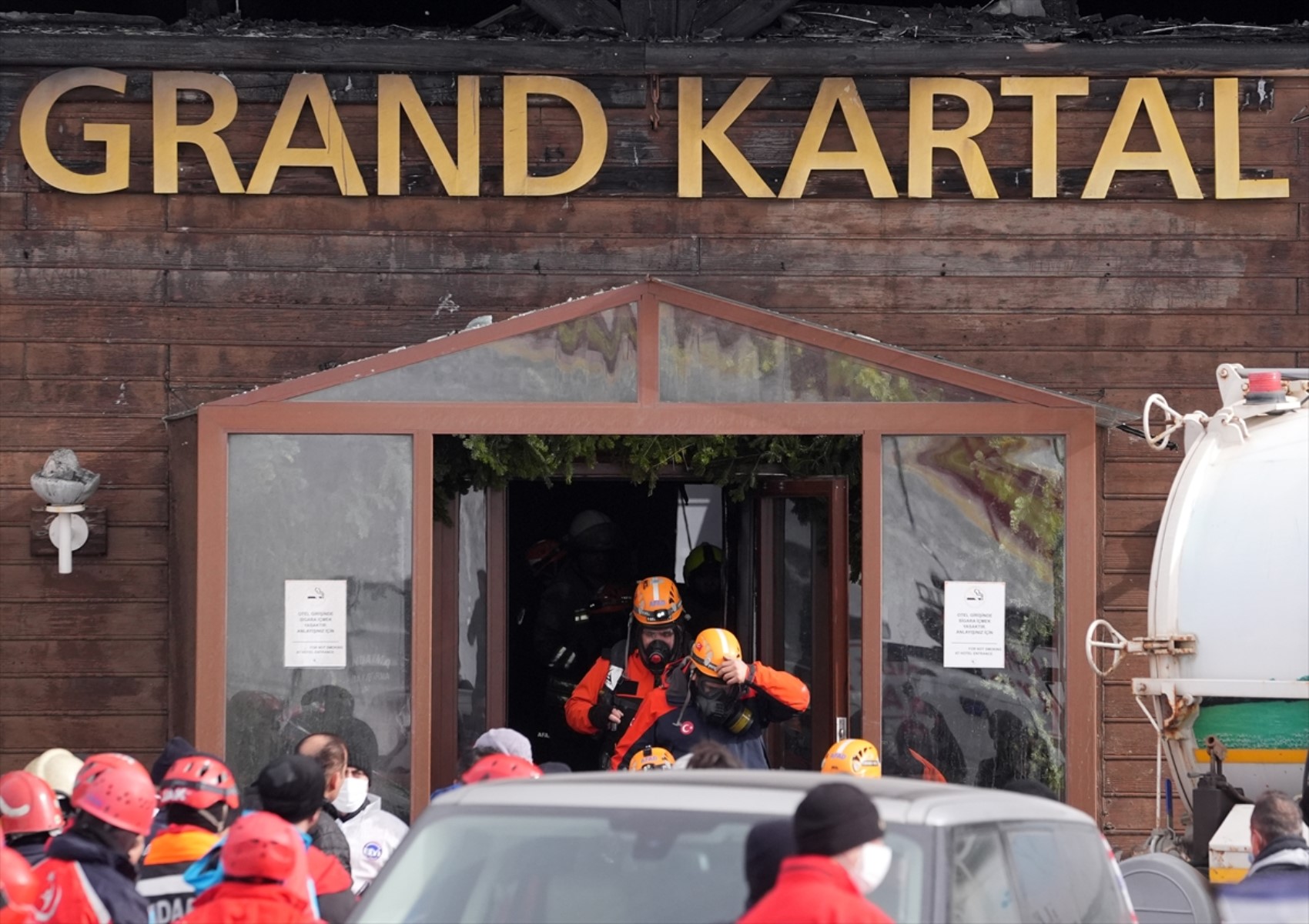 L'incendio era prevedibile! Emergono negligenze una dopo l'altra: le terribili confessioni di un dipendente dell'hotel