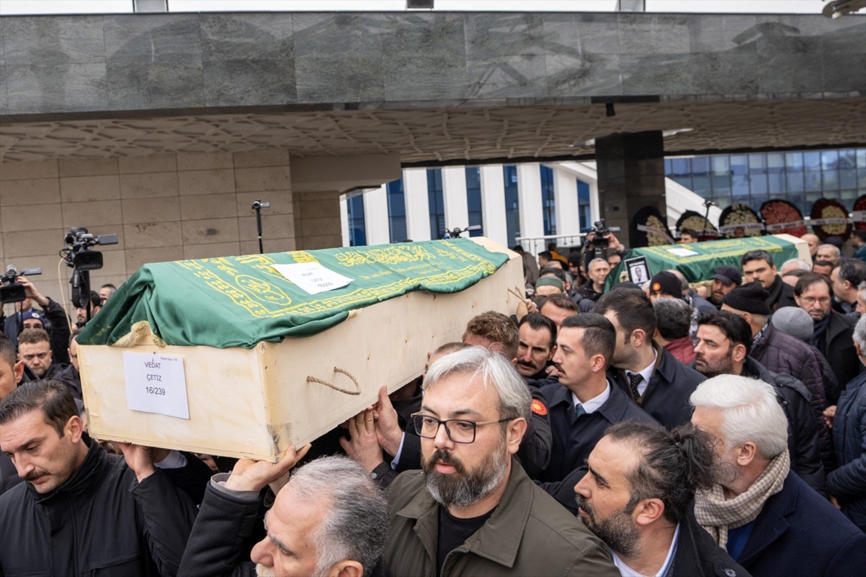 Kartalkaya yangınında hayatını kaybeden Çetiz ailesi son yolculuğuna uğurlandı