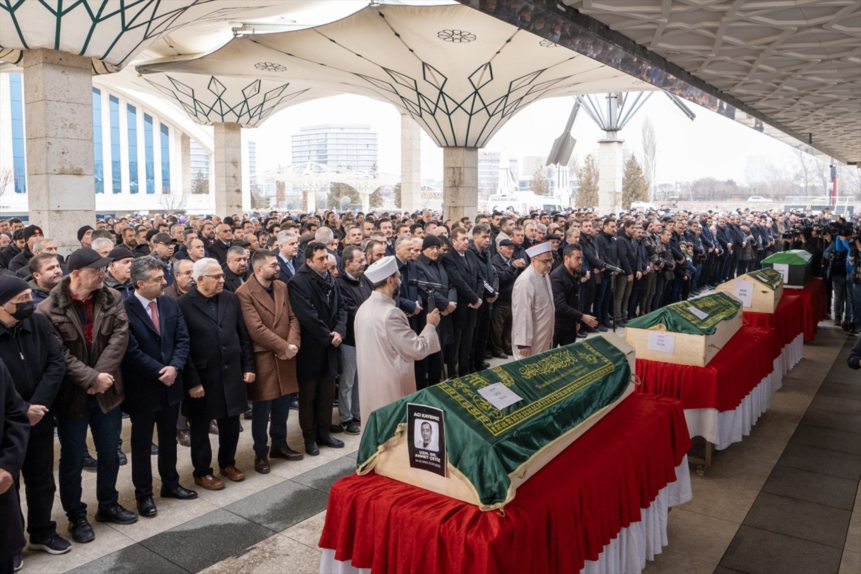 Kartalkaya yangınında hayatını kaybeden Çetiz ailesi son yolculuğuna uğurlandı