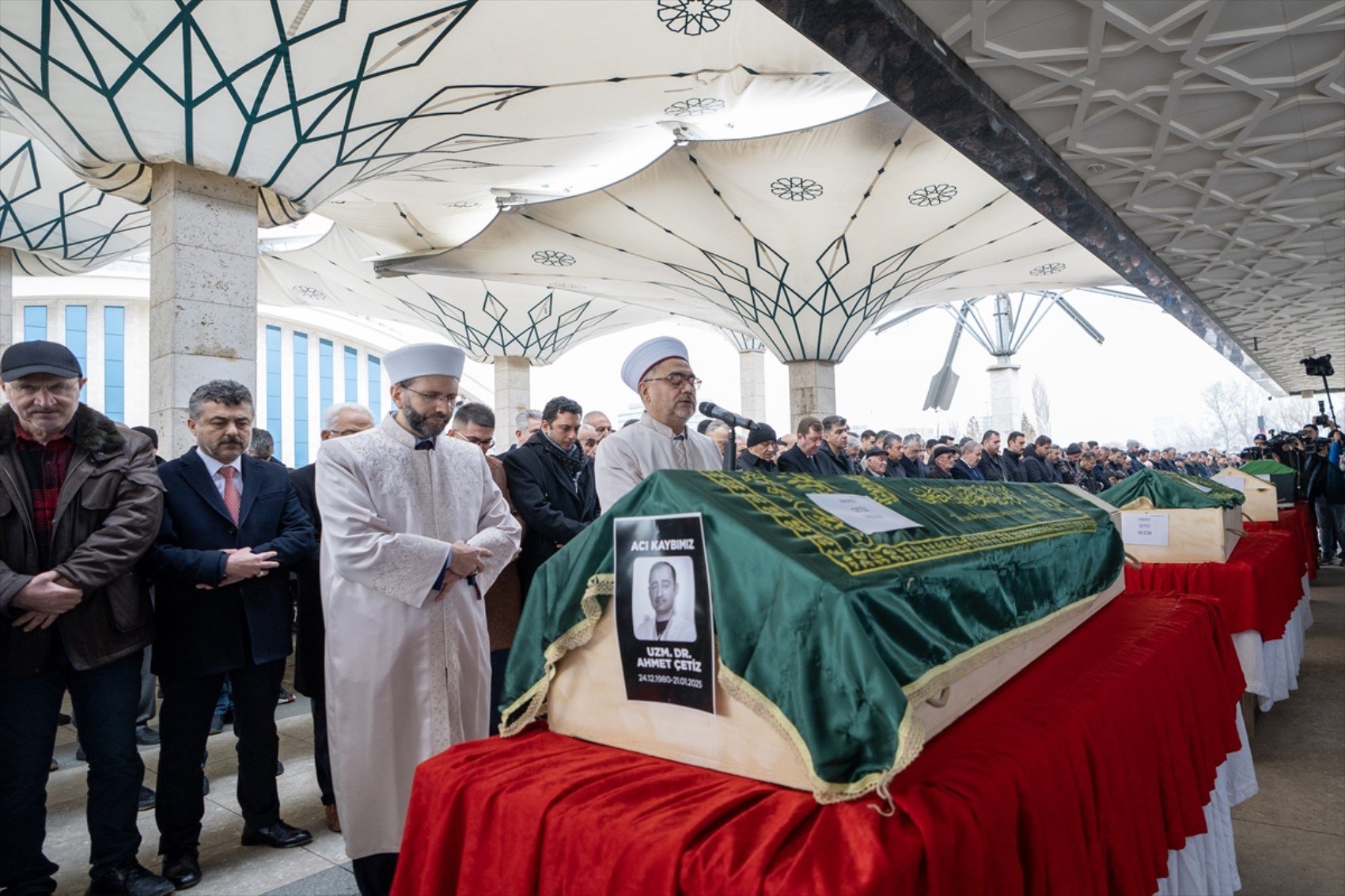 Kartalkaya yangınında hayatını kaybeden Çetiz ailesi son yolculuğuna uğurlandı