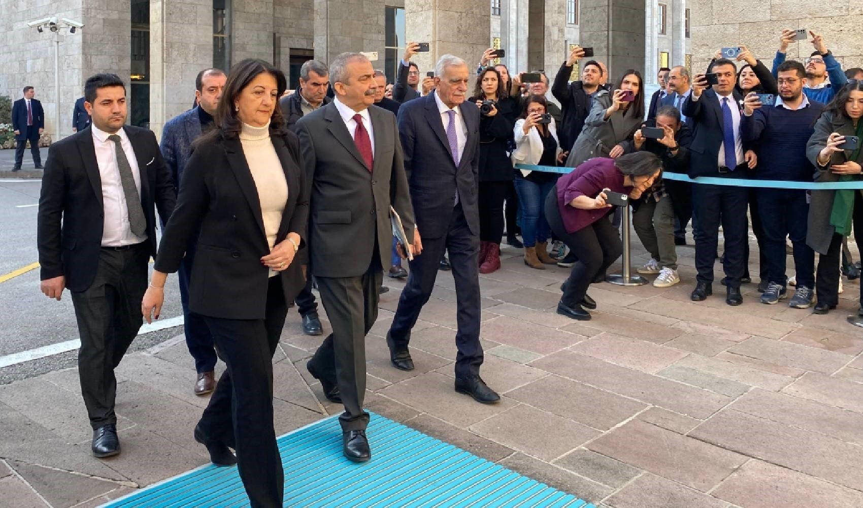 İmralı heyetinin Öcalan'la görüşmesi sona erdi