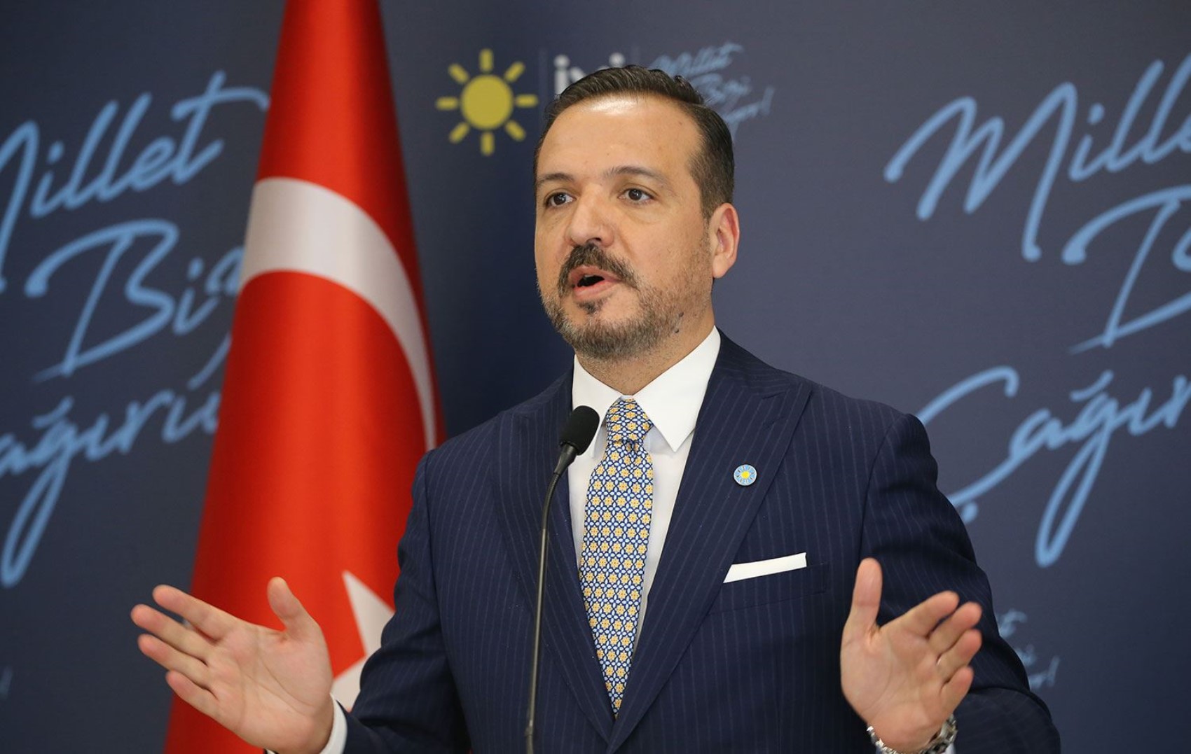Kürşad Zorlu'nun AKP'ye katılmadan önceki eleştirileri peşini bırakmıyor