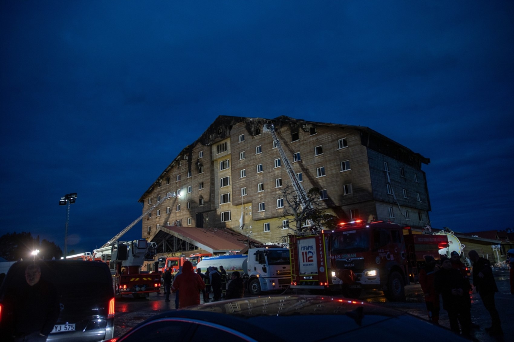 Il figlio del pilota dei Türk Yıldızları racconta come ha salvato la sua famiglia dall'incendio