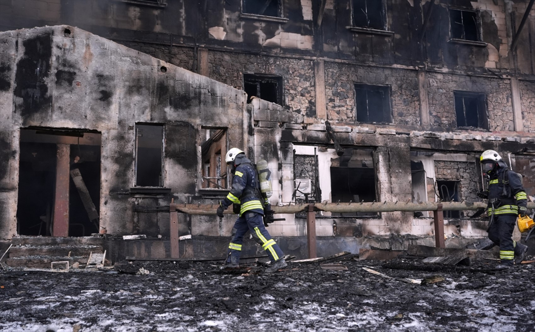 Il figlio del pilota dei Türk Yıldızları racconta come ha salvato la sua famiglia dall'incendio