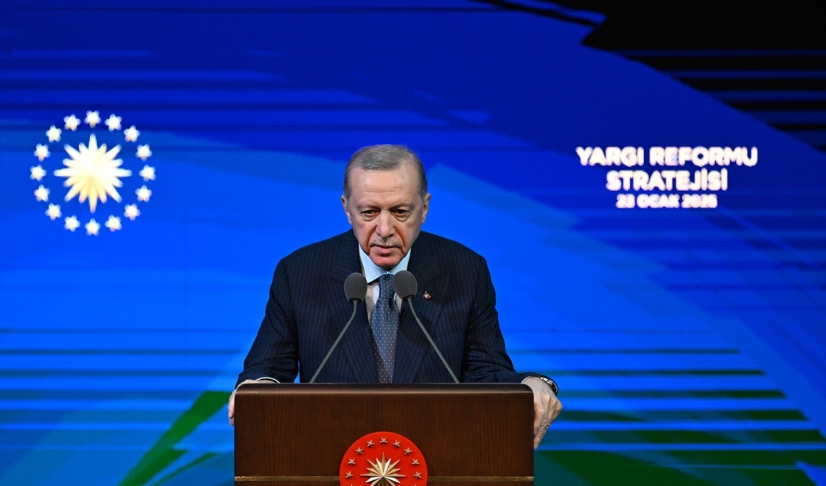 Cumhurbaşkanı Erdoğan: Muhalefet lideri de olsanız yargıya parmak sallayamazsınız