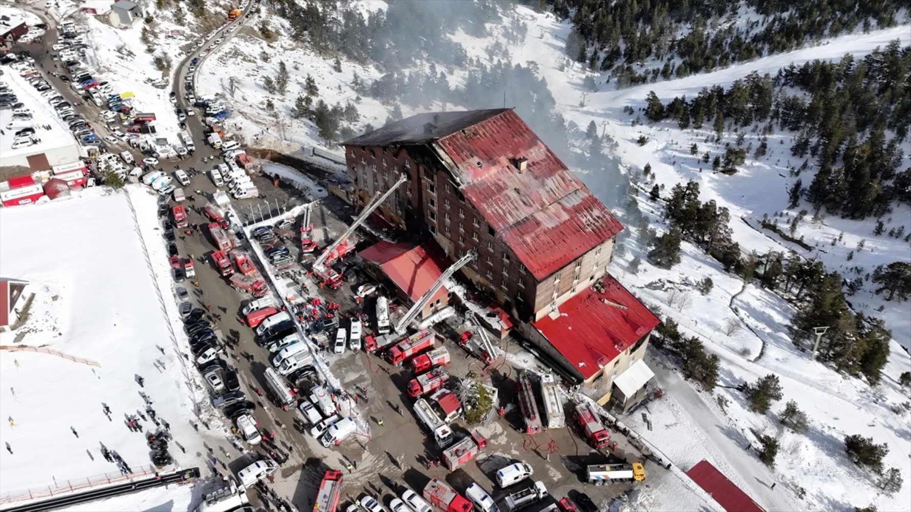 Era diventato il simbolo dell'incendio: ecco la storia del lenzuolo del Grand Hotel