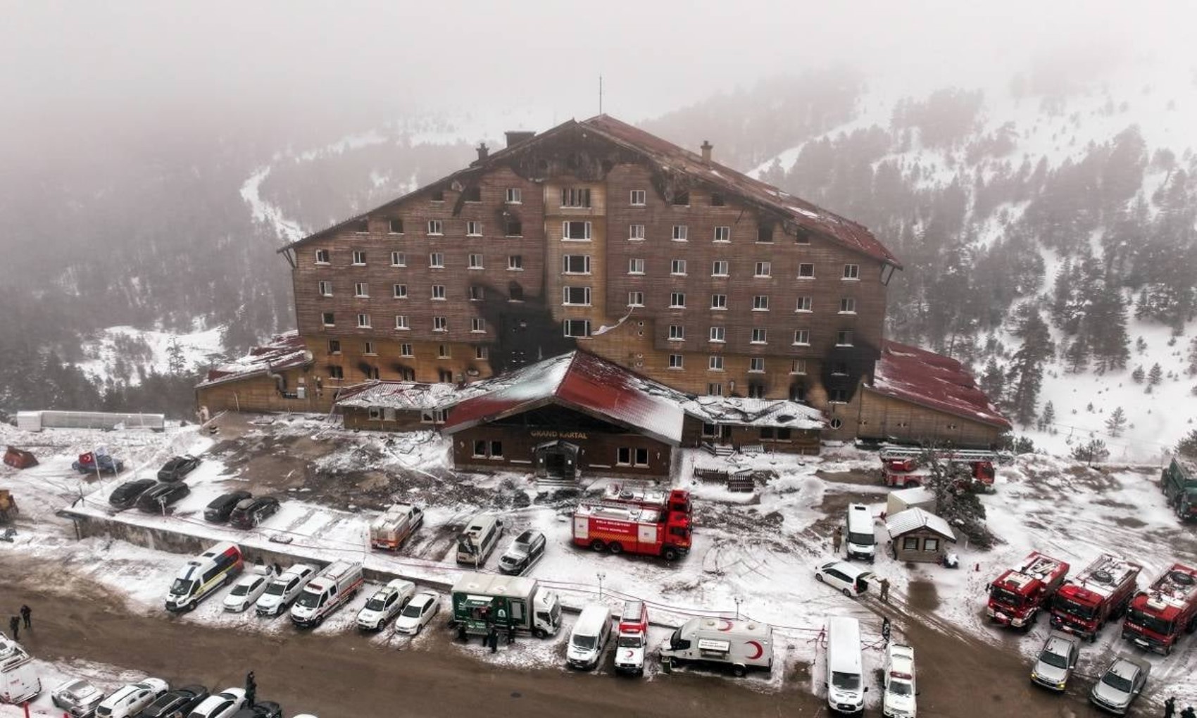 Grand Kartal Otel faciasında skandal belge ortaya çıktı: 'İçkili lokanta' ruhsatı verilmiş