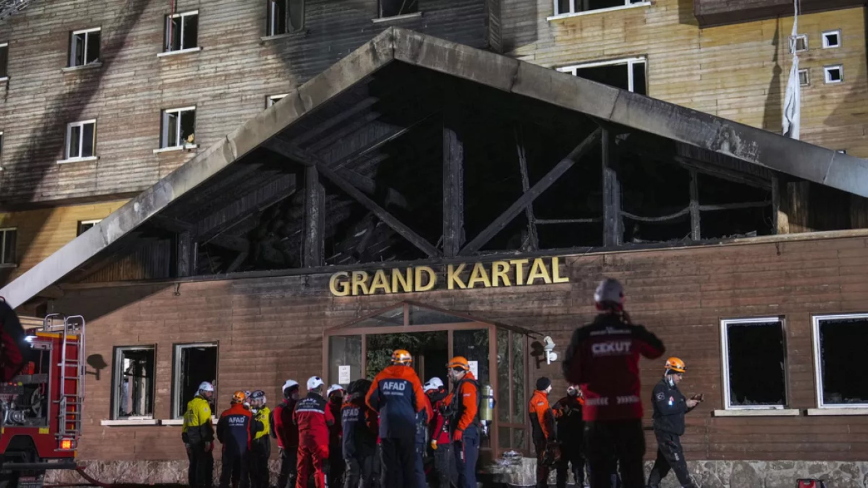 Grand Kartal Otel faciasında skandal belge ortaya çıktı: 'İçkili lokanta' ruhsatı verilmiş