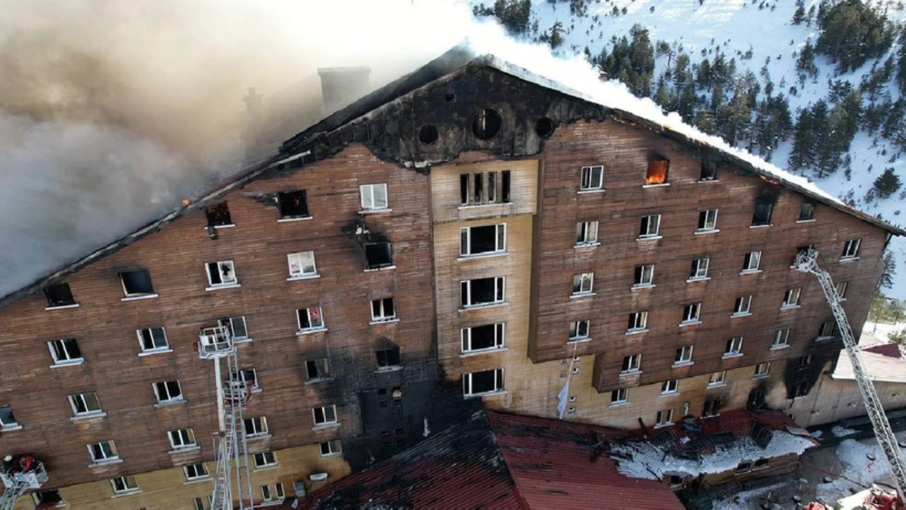 Otel yangınında kurtulan aşçı konuştu: Yaşadığı dehşeti anlattı!