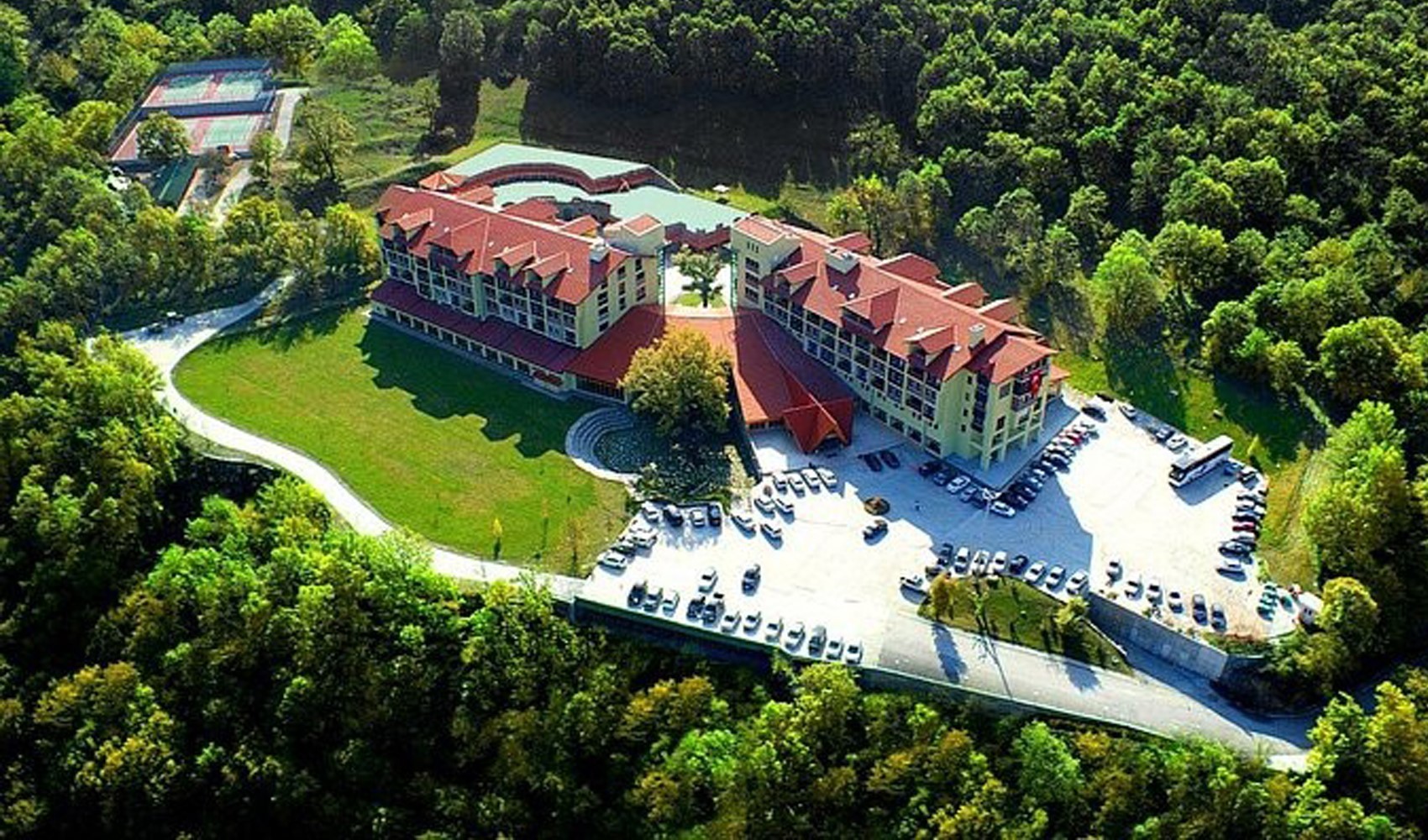 13 arresti al Gazelle Resort ve Spa Hotel, richiesta di custodia cautelare per 5 persone