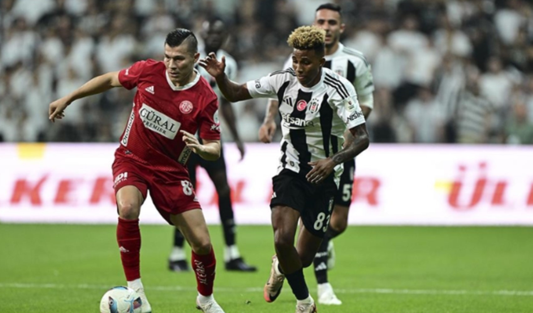 Antalyaspor - Beşiktaş maçı öncesi ilk 11'ler belli oldu