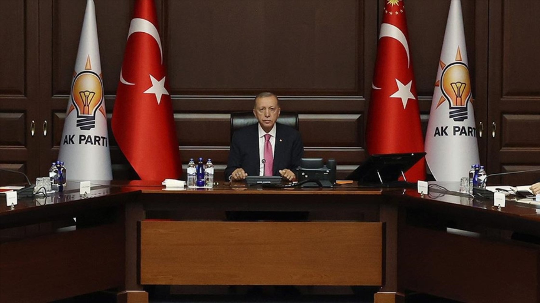 AKP'de yılın ilk MKYK'sı toplanıyor: İktidar kanadında Kartalkaya'nın faturası kime çıkacak?