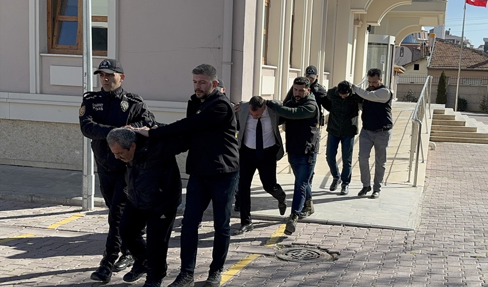 Arrestati i 6 sospettati per il crollo dell'edificio a Konya