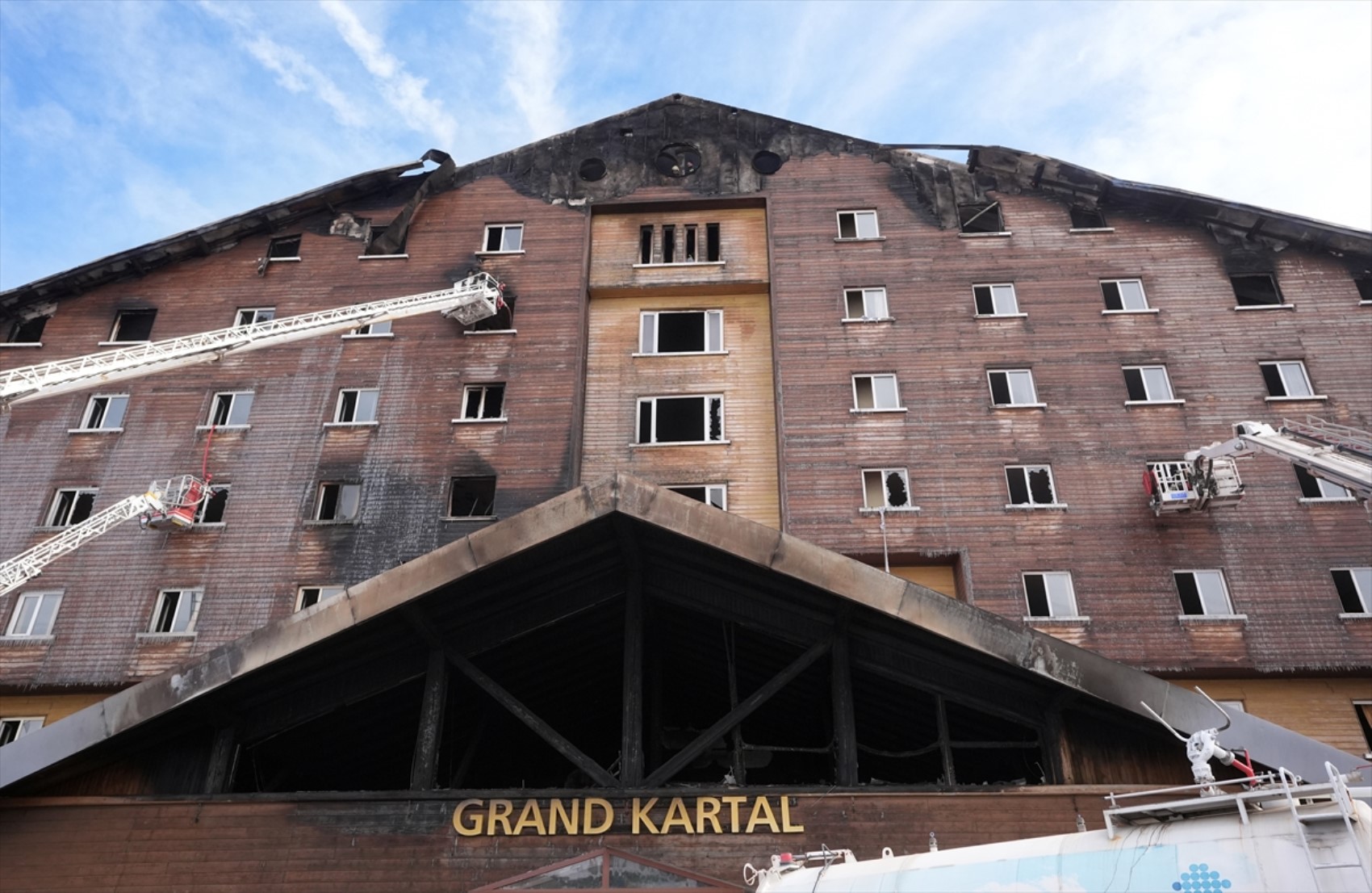 Bolu'daki otel faciasında yeni ayrıntılar ortaya çıkmaya devam ediyor: 'Kendi aramızda söndürürüz kimseye haber vermeyin' talimatı verilmiş