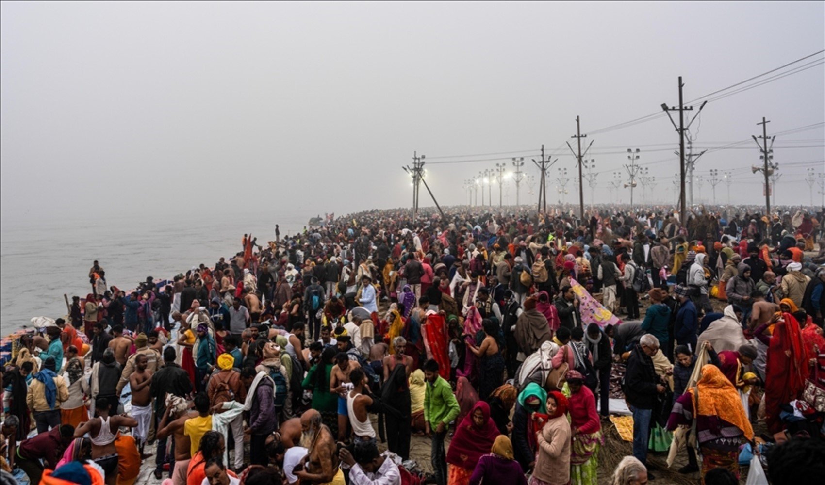 45 günde 400 milyon insan gidecekti: Hindistan'daki festivalde izdiham...Onlarca kişi öldü