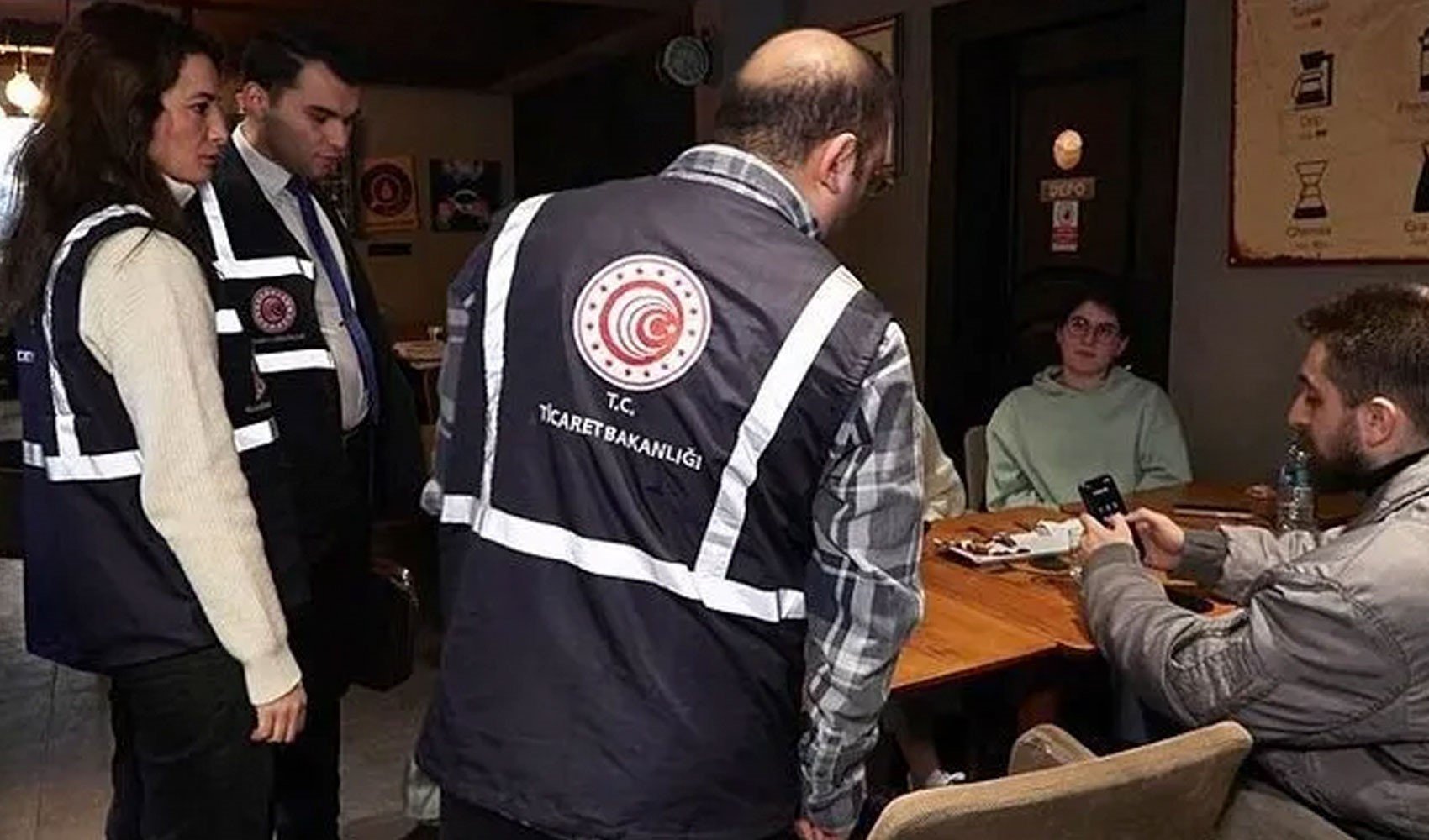 Kafe ve restoranlarda denetim: Bakanlık ‘harcama limiti’ haberleri üzerine yurttaşları uyardı