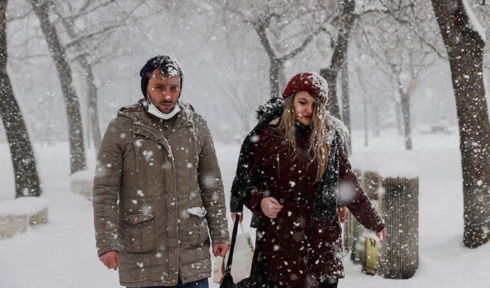 AKOM bu kez tarih verdi: İstanbul'a kar geliyor!