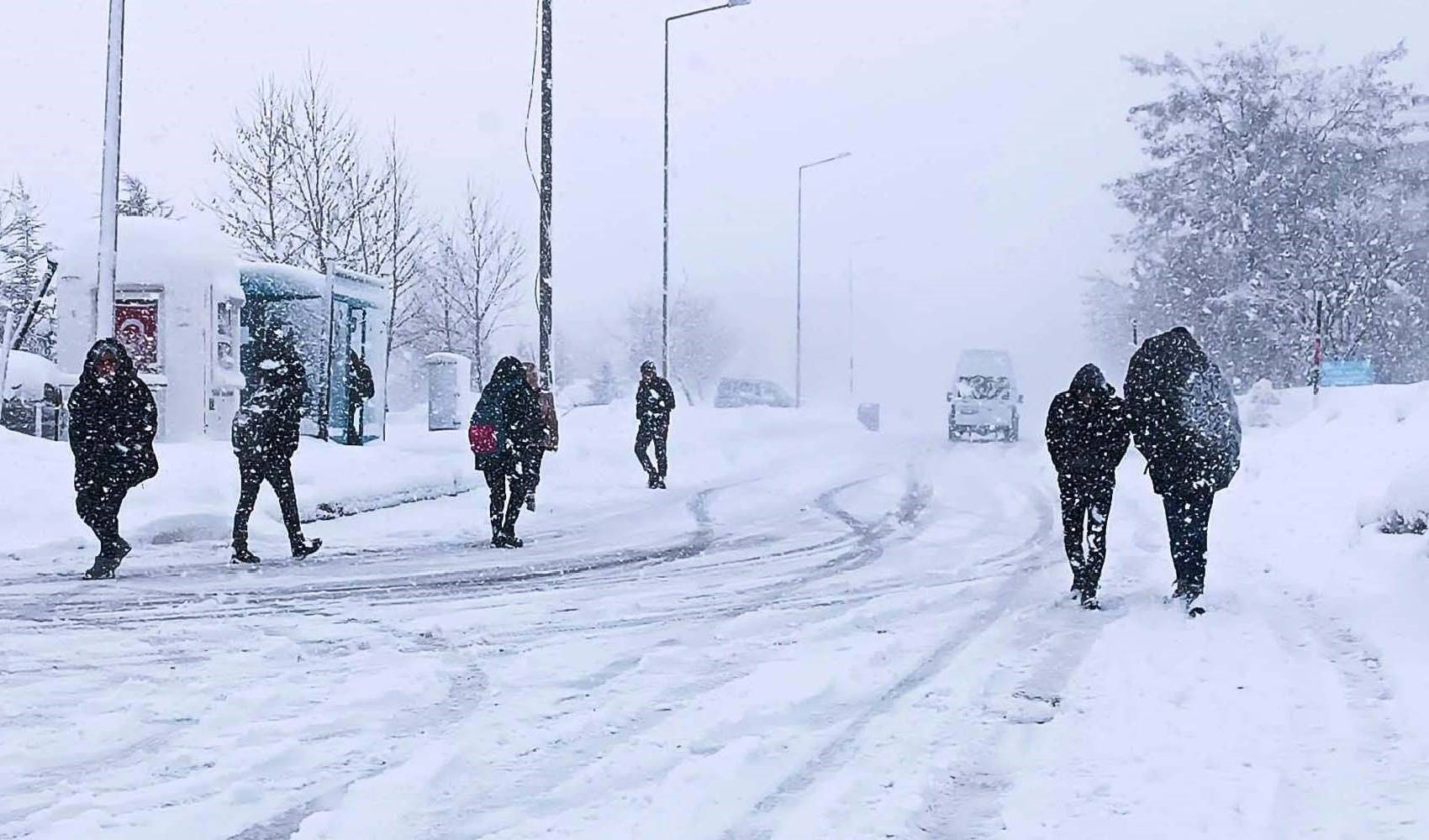 AKOM bu kez tarih verdi: İstanbul'a kar geliyor!