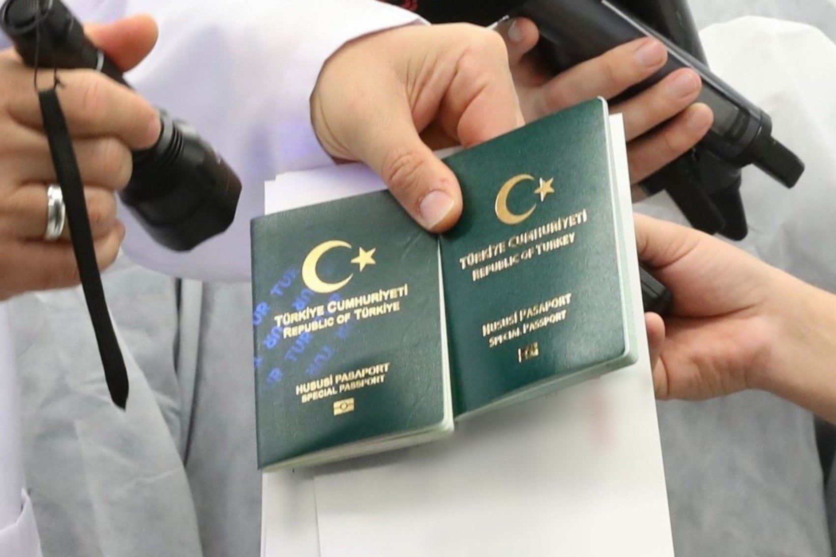 Yeşil Pasaportlu Türkler için AB’ye girişte yeni dönem: Yeni şart getirildi