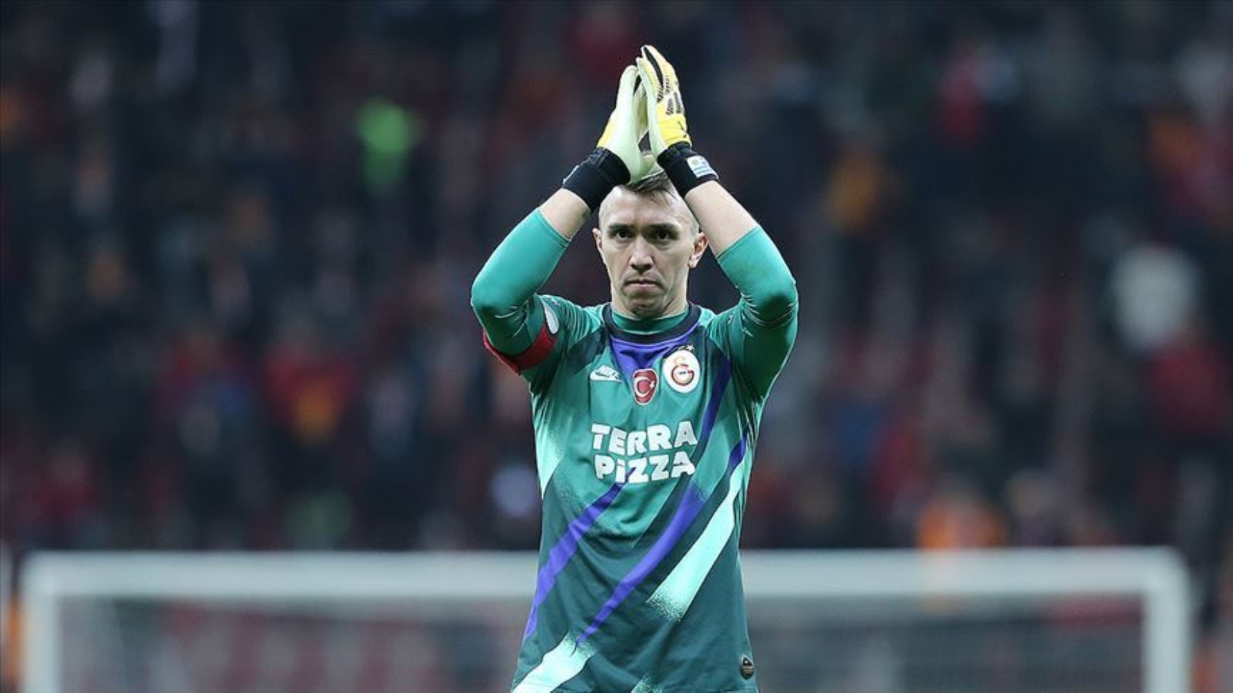 Sarı-kırmızılılarda heyecan: Muslera yerine gelecek olan kaleci kim?