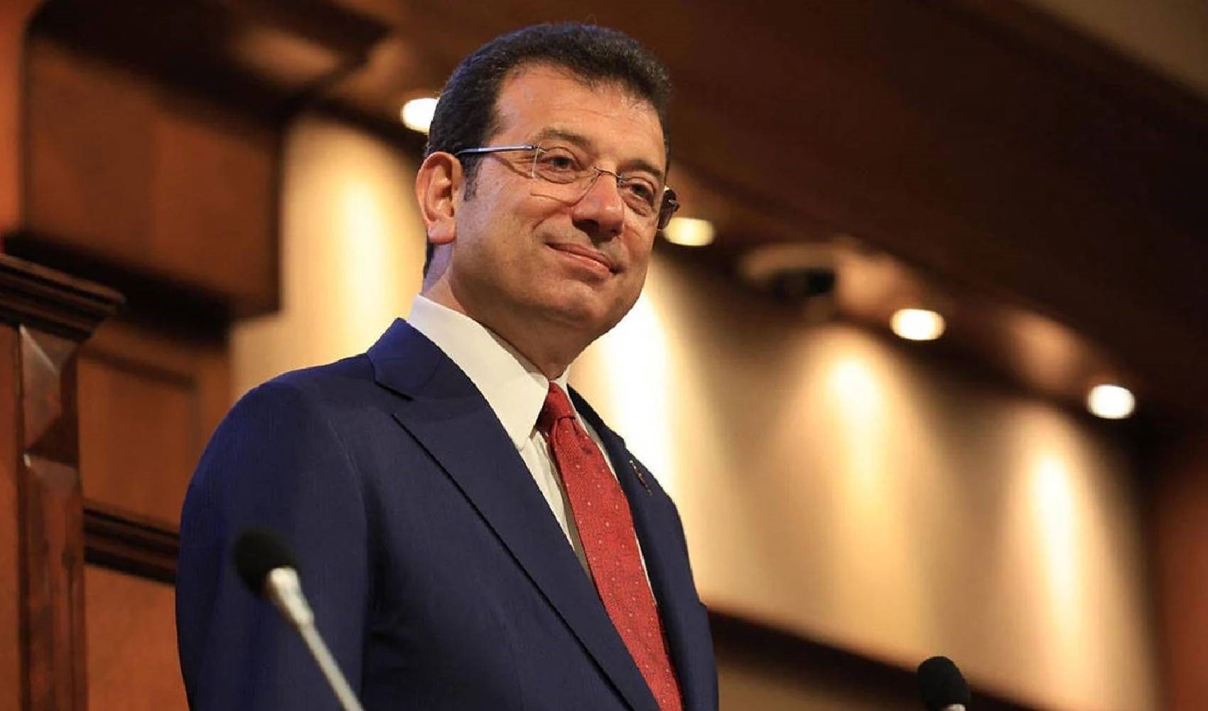 İmamoğlu: 'A chi dice che prenderà il posto di Ekrem, rispondo con un bel niente'