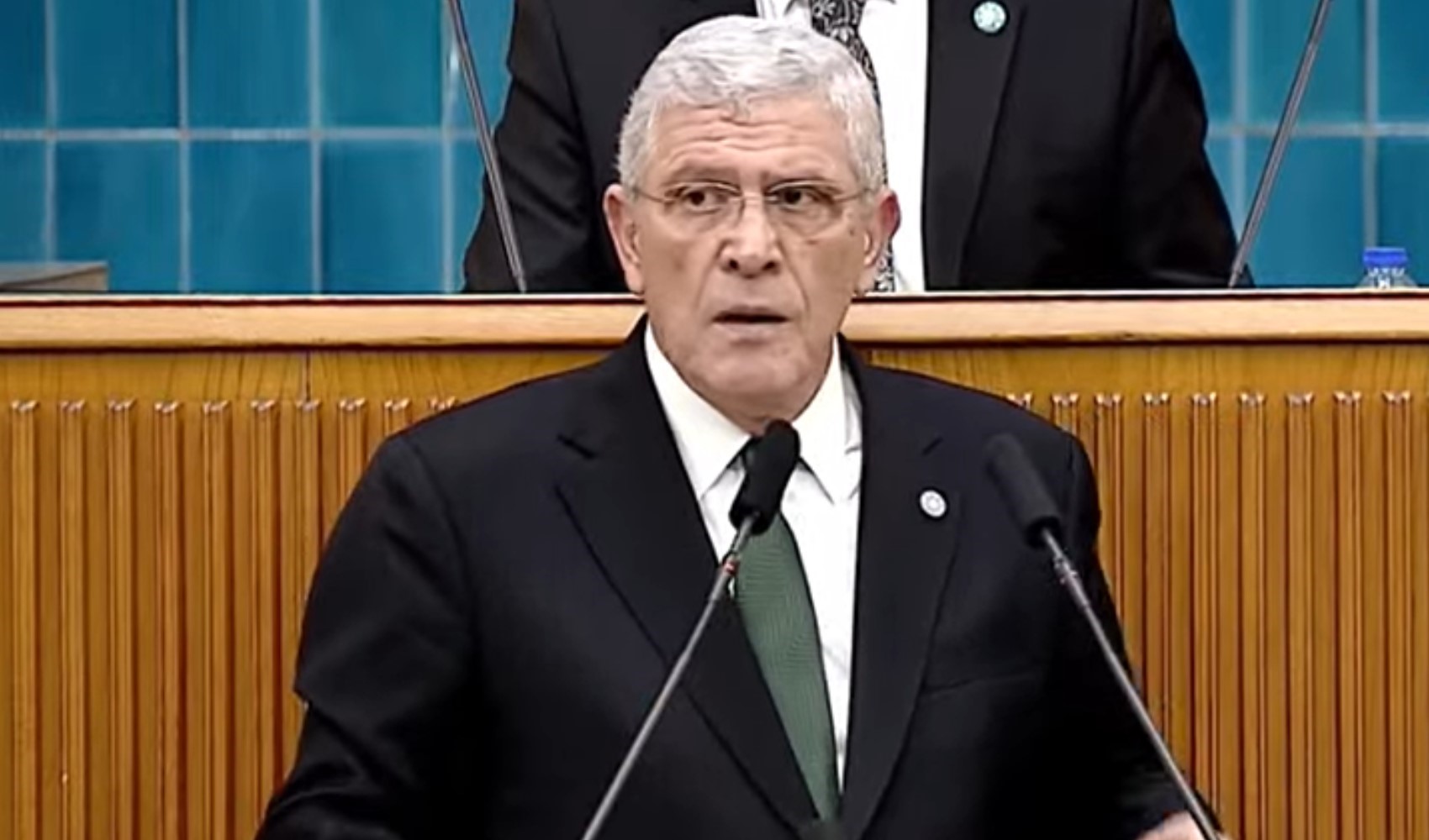 Müsavat Dervişoğlu'ndan Bahçeli'ye ağır sözler: 'Biz seni topaç gibi kimlerin çevirdiğini bilmiyor muyuz zannediyorsun?'