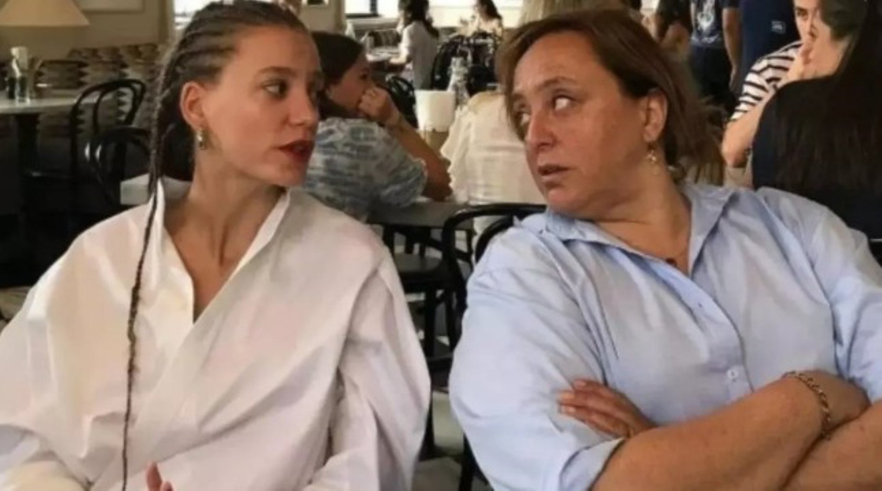 Oyuncu Deniz Işın'dan, Serenay Sarıkaya ve Ayşe Barım'a tepki dolu satırlar: Kimi kime peşkeş çekti bilemem