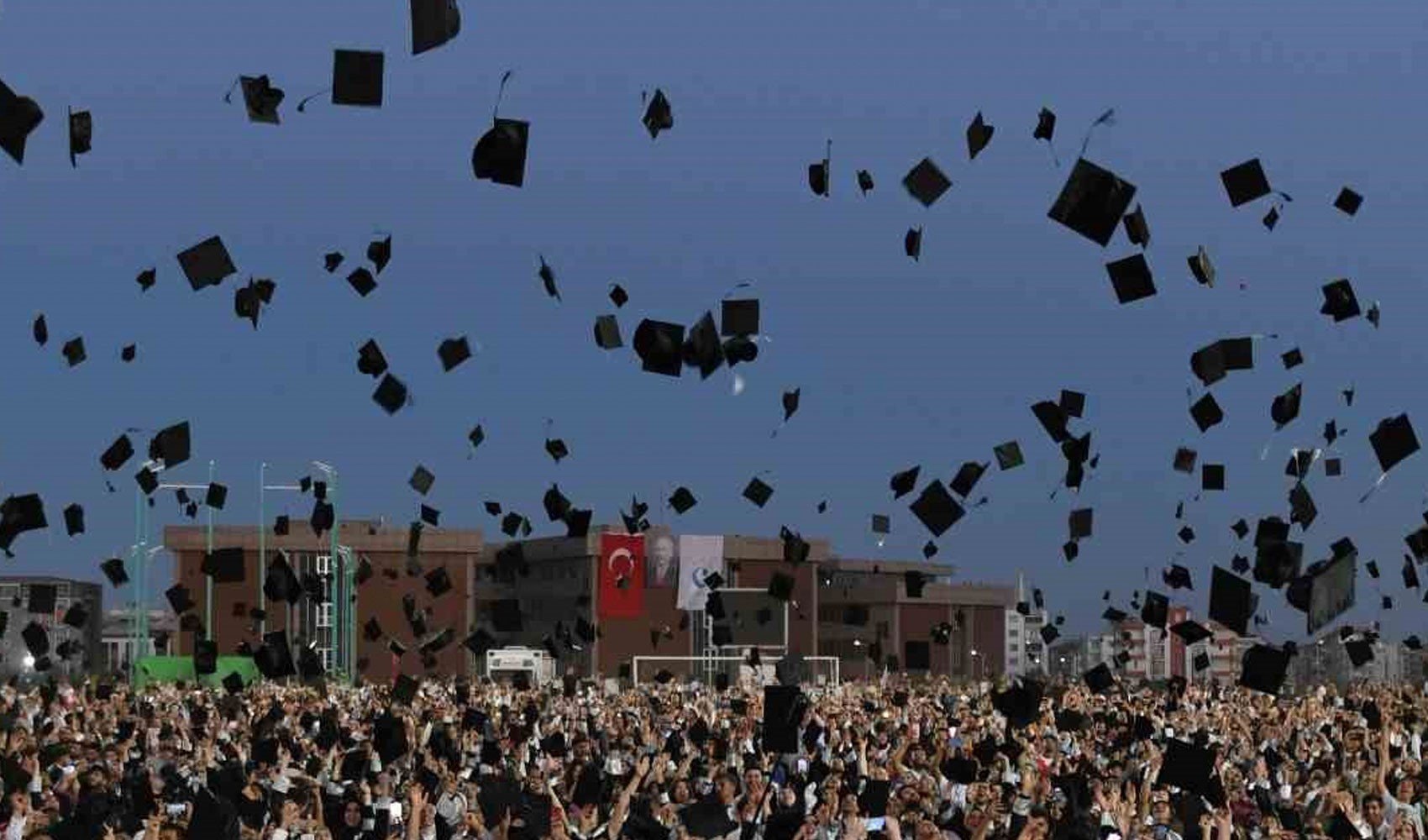 Üniversitelerde 3 yılda mezuniyet imkanı geliyor