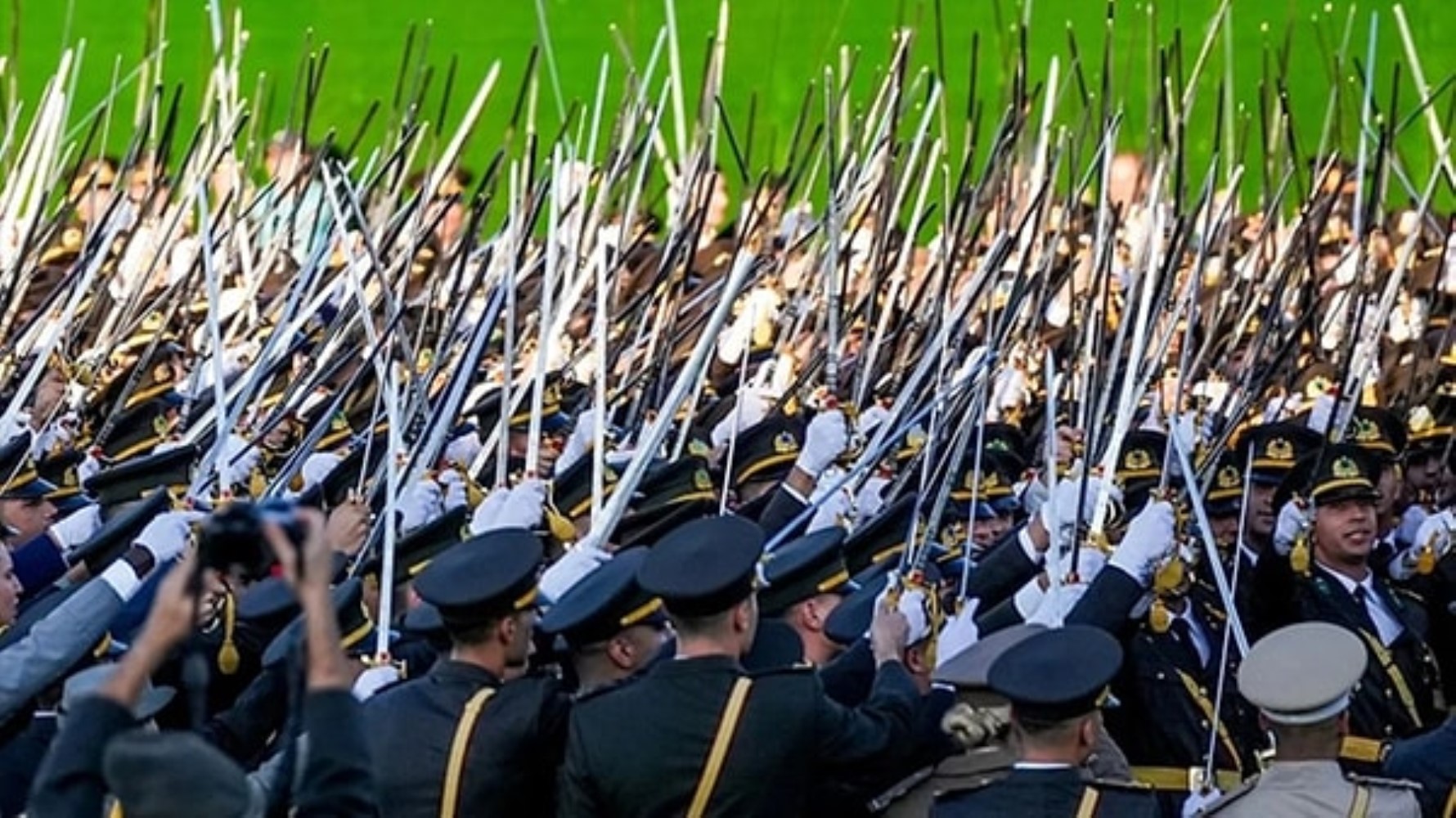 İhraç edilen 5 teğmenden suç duyurusu: Oylamayı etkileyen kişi kim?