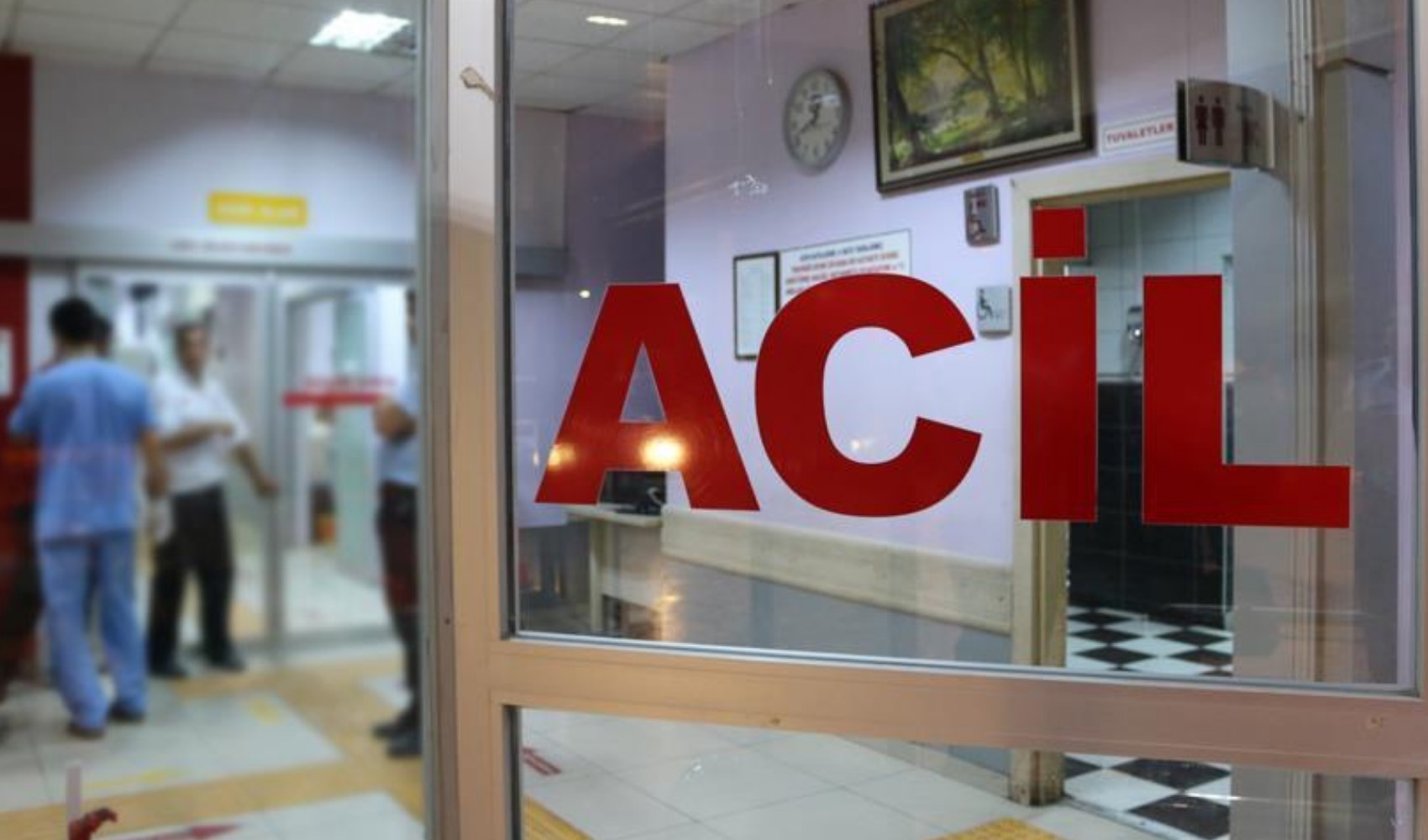 Eşini kaynar suyla yaraladı: Gözaltına alındı