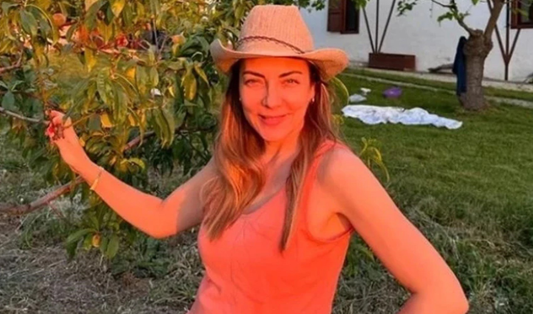 Burcu Kara, fay hattı üzerindeki evinden ayrıldı