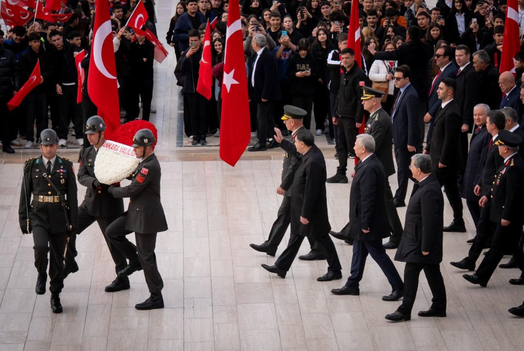 Mansur Yavaş hakkındaki soruşturma izni talebi sonrası Ankara'da dikkat çeken görüntü! Törene birlikte katıldılar...