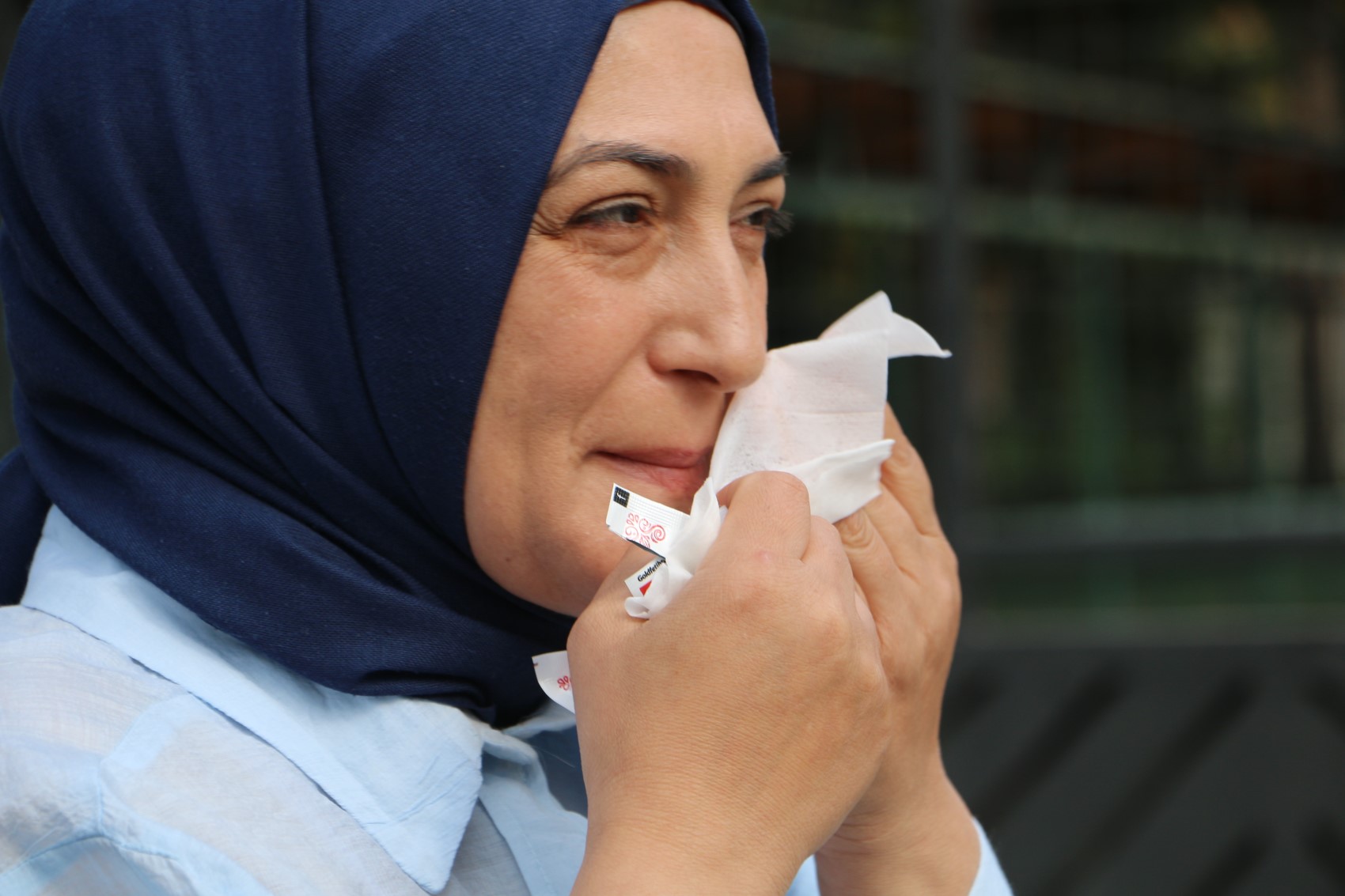 Islak mendil ve dezenfektan kullandı, ehliyetine el konuldu