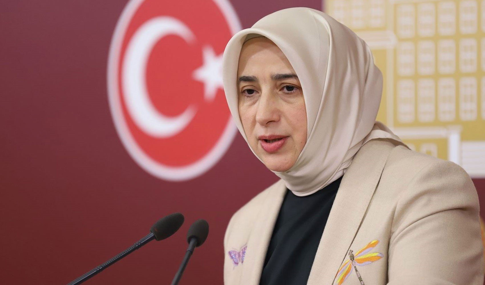 Gelecek Partisi'nden AKP'li Özlem Zengin'e sert tepki: 'Davutoğlu’na mal etmeye çalışmak, hangi vicdana sığar?'