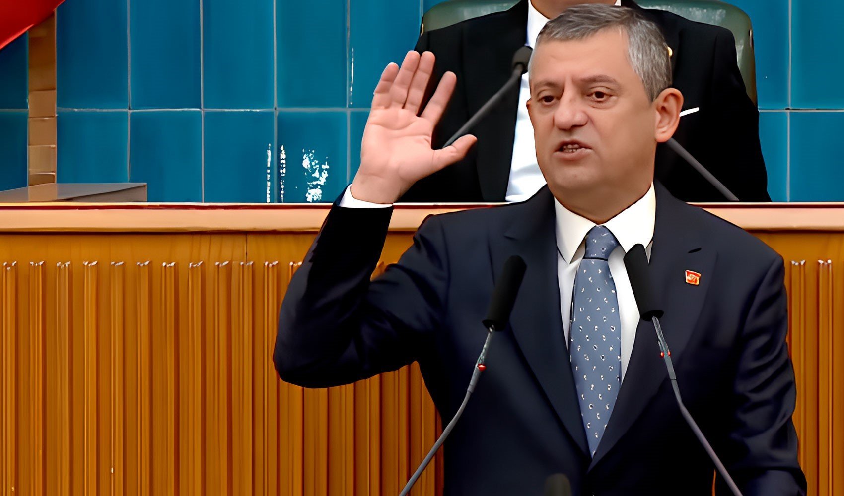 Son Dakika... Özgür Özel'den Erdoğan'a sert yanıt: 'Son derece onurlu ve omurgalı bir duruşu var'