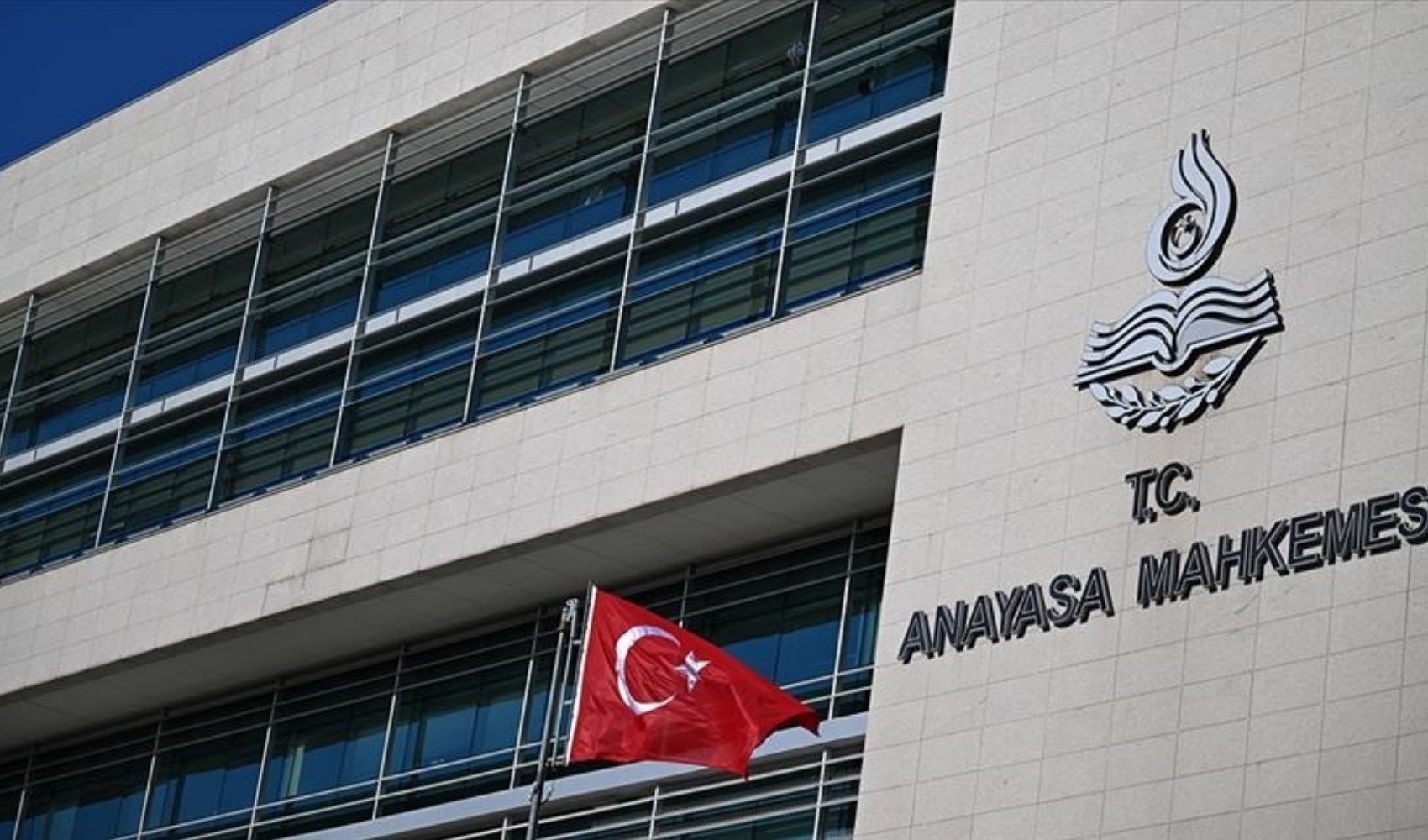 AYM Cumhurbaşkanı'na verilen yetkiyi iptal etti: 'Yasama devredilemez' vurgusu