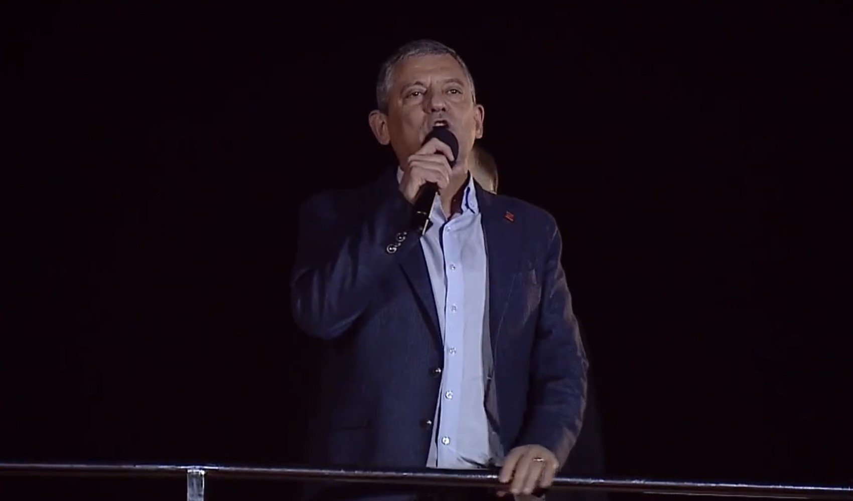 CHP'nin Sarıyer mitinginde Özel'den emekli maaşı açıklaması: 70 bin lira alsa fena mı