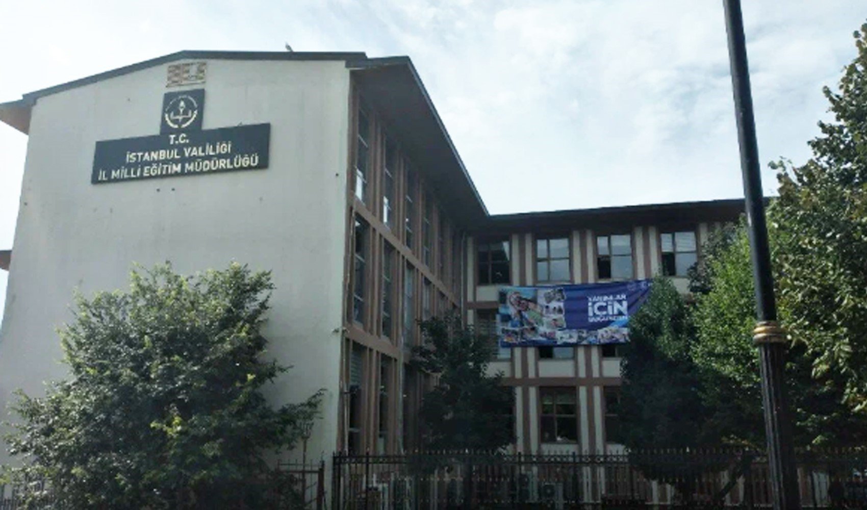 İstanbul İl Milli Eğitim Müdürlüğü'nden 'cuma namazı' talimatı: Din ve vicdan hürriyeti