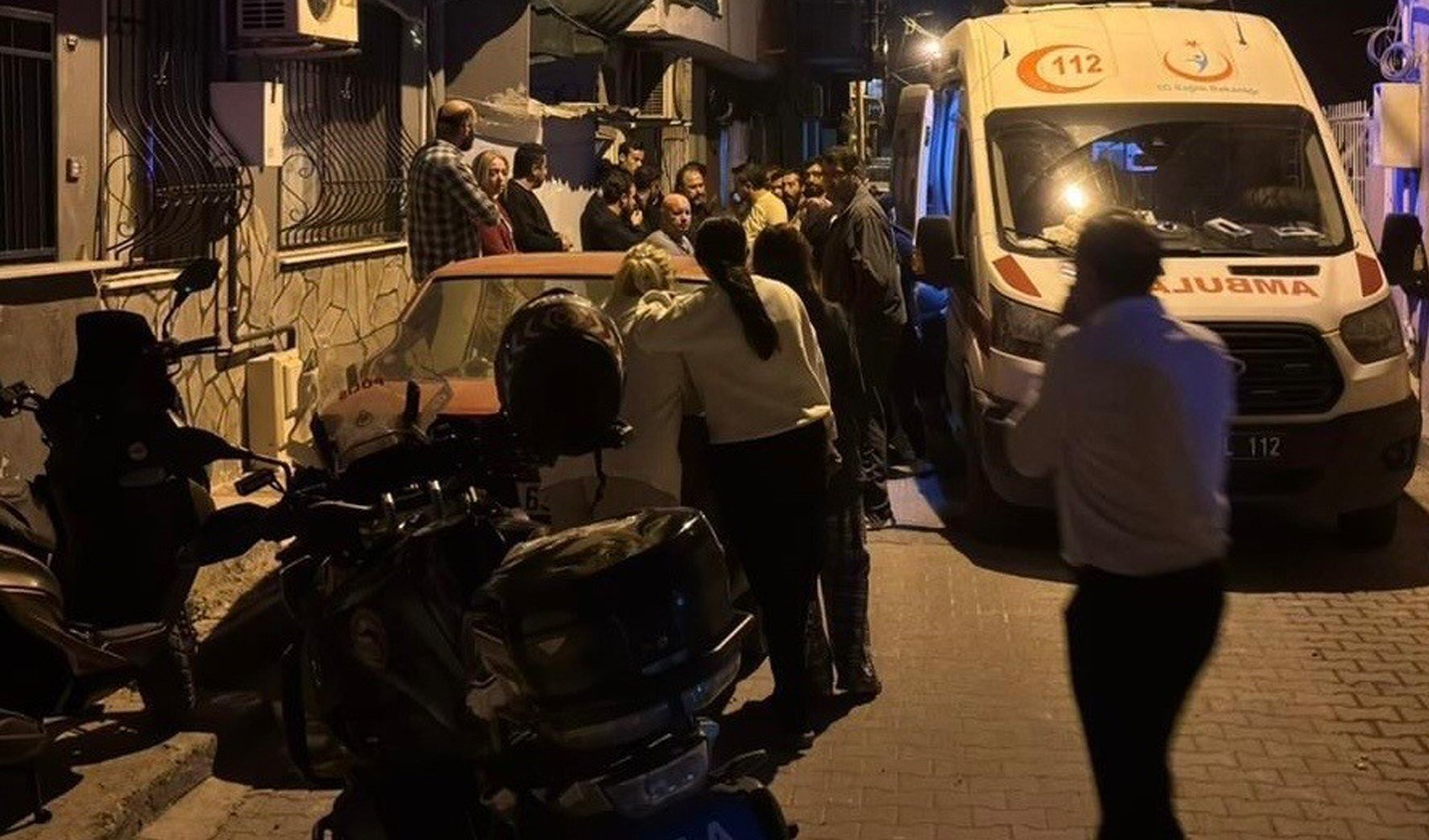 Yatalak eşini silahla öldürdü