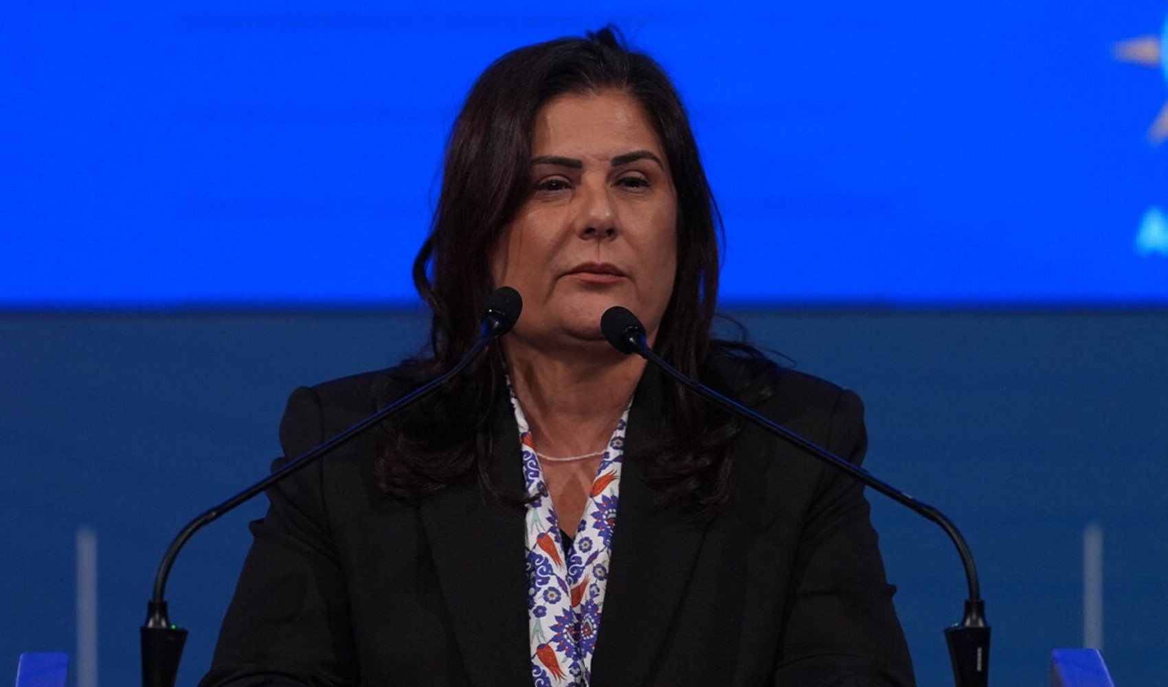 Özlem Çerçioğlu'nu öfkelendiren pankart! Kaldırtmak istedi