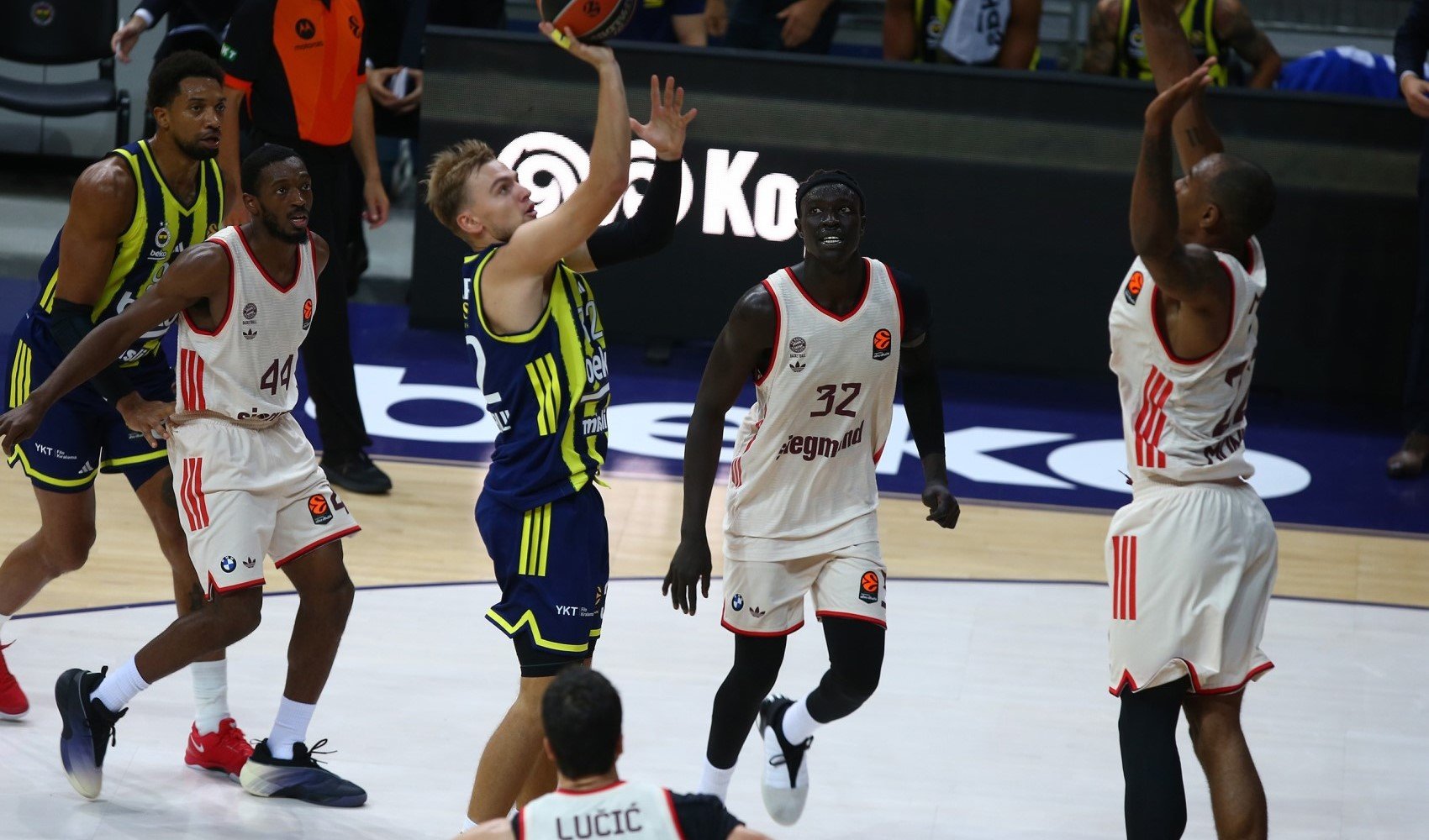Fenerbahçe Beko'dan Bayern Münih'e 15 sayı fark