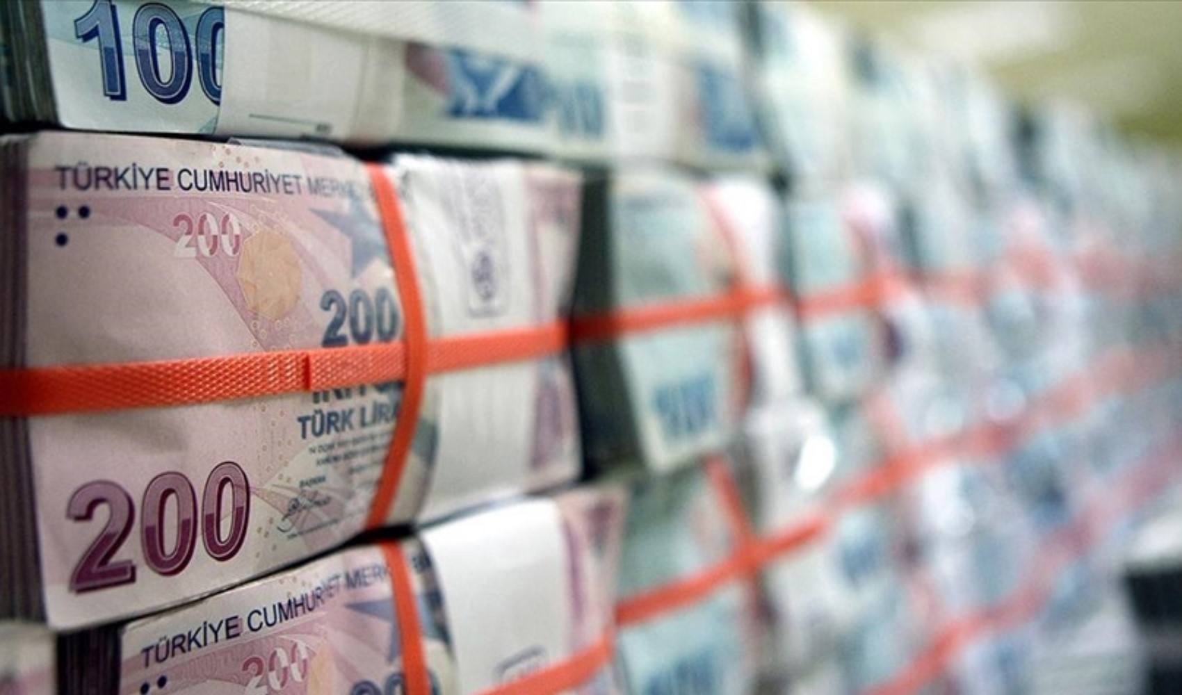 Hazine limitin ötesinde: Kural aşıldı, mali disiplin alarm veriyor