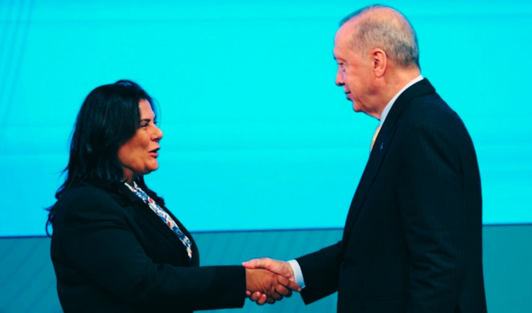 AKP'ye topuklayan Çerçioğlu'na bir şok daha! AKP'ye topuklayan Çerçioğlu'na bir şok daha!
